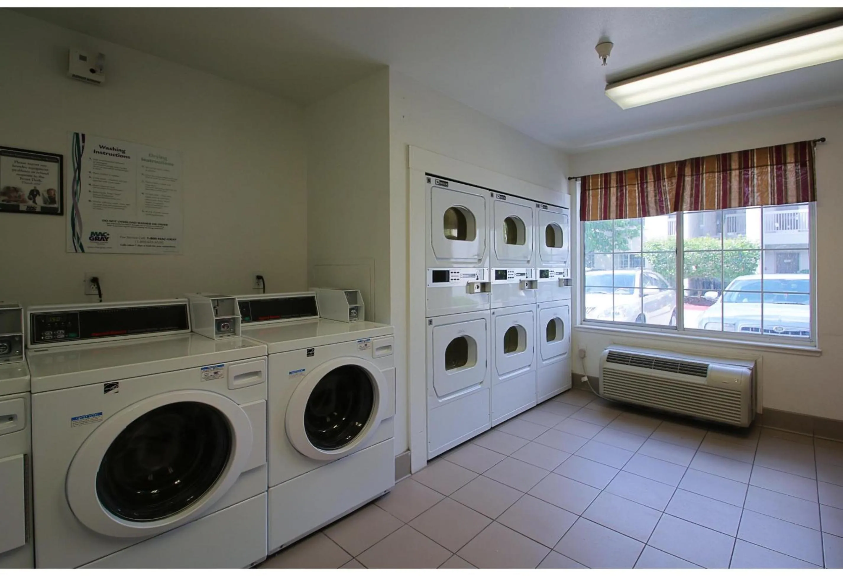 washing machine in Studio 6 - Murray, UT