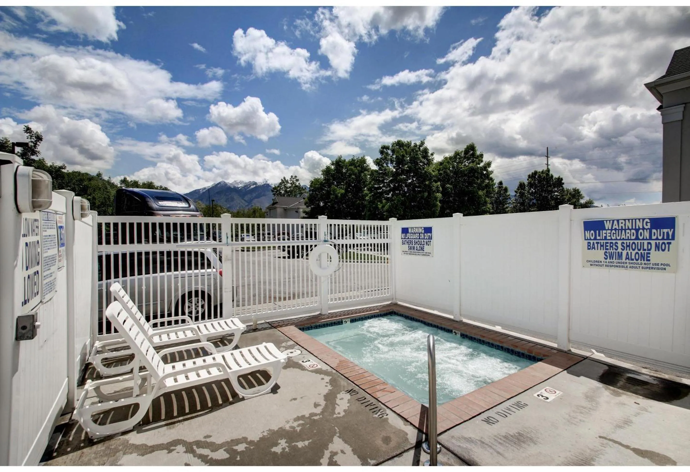 Pool view in Studio 6 - Murray, UT