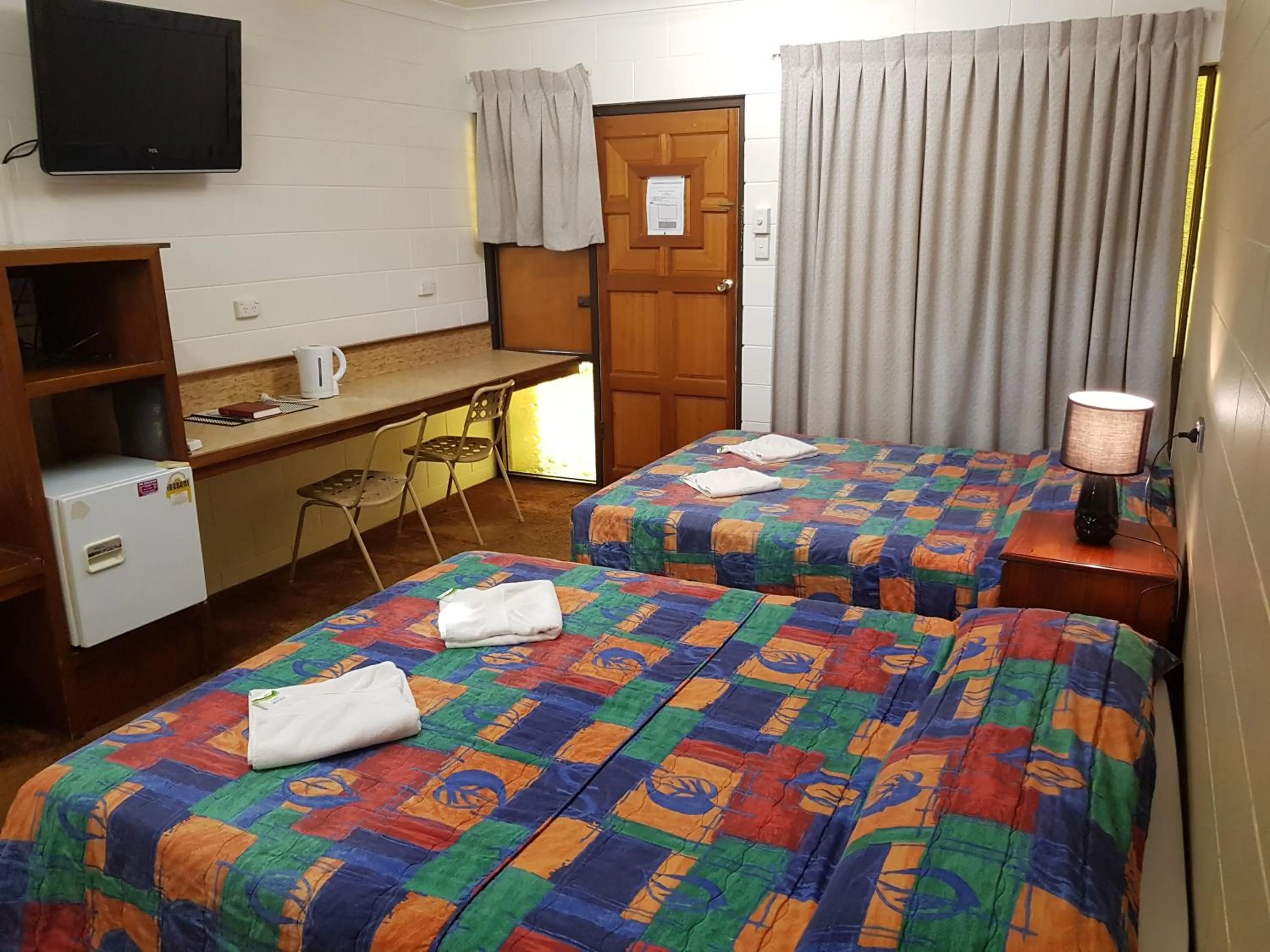 Bedroom, Bed in Commercial Hotel