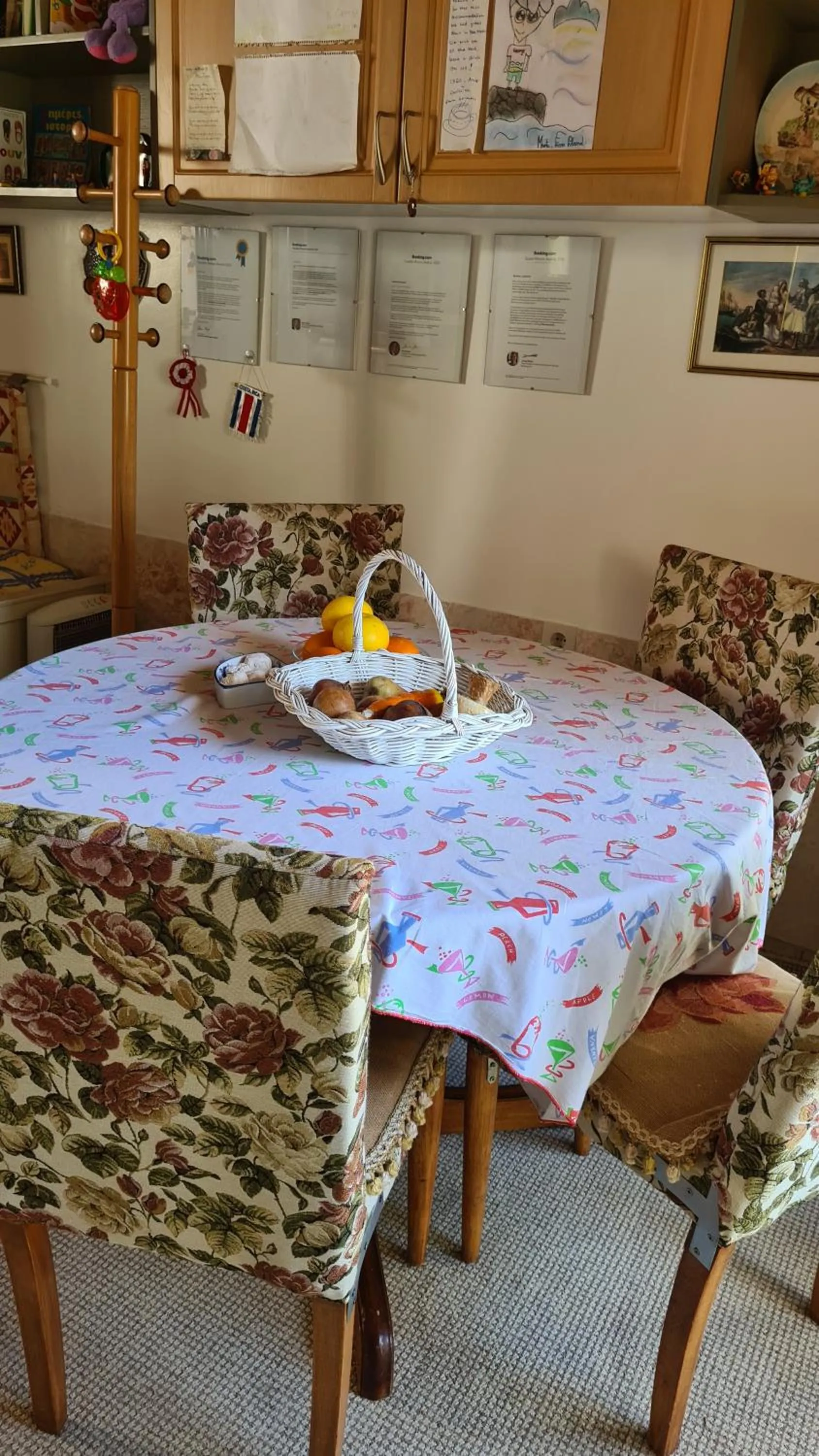 Breakfast in Villa George - Family Holidays