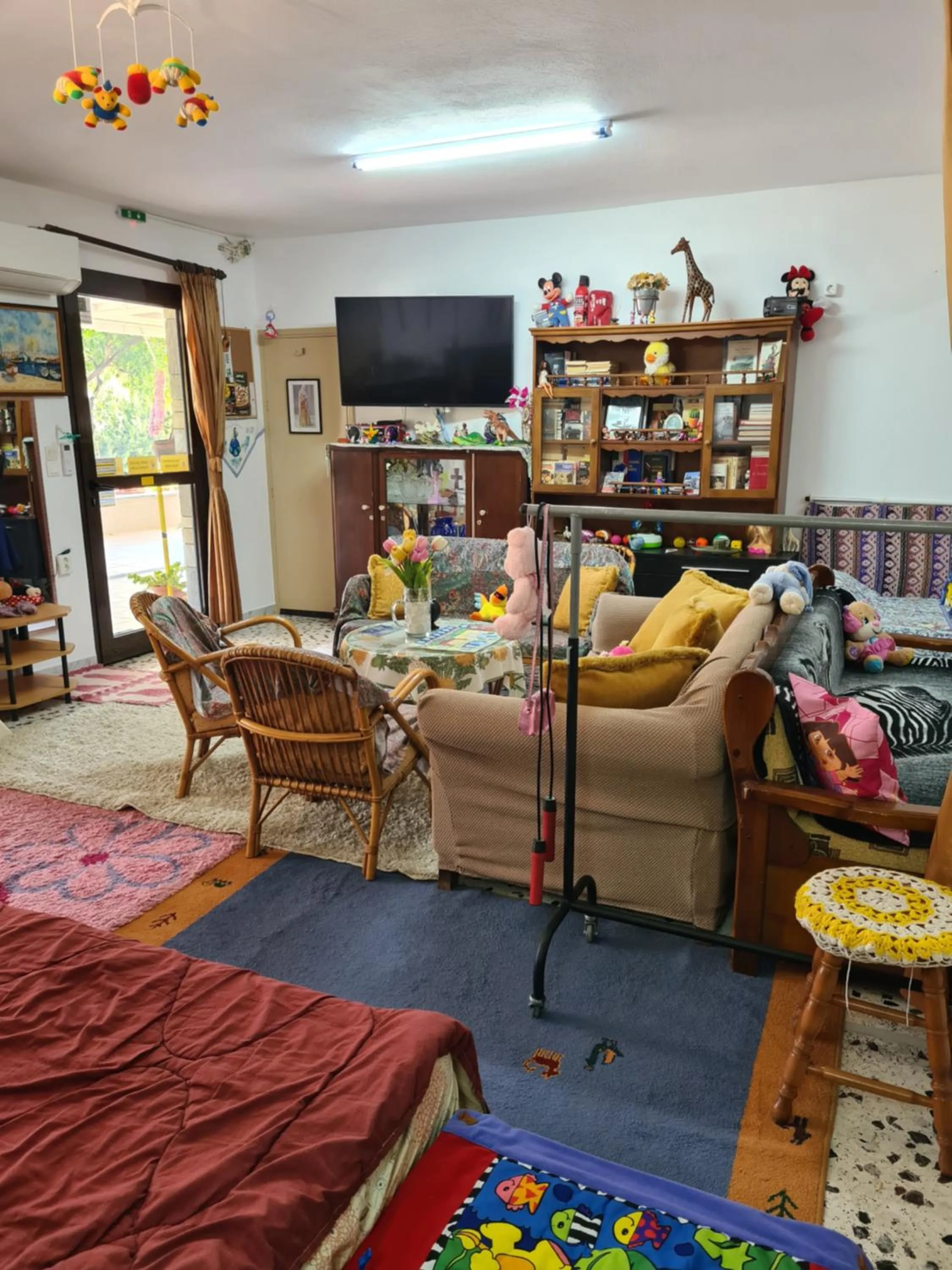 Living room in Villa George - Family Holidays