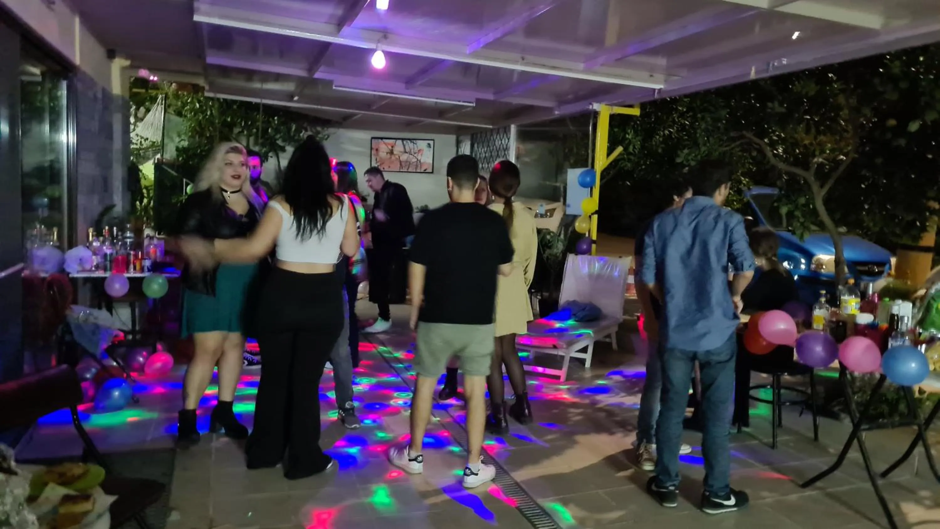 Evening entertainment in Villa George - Family Holidays