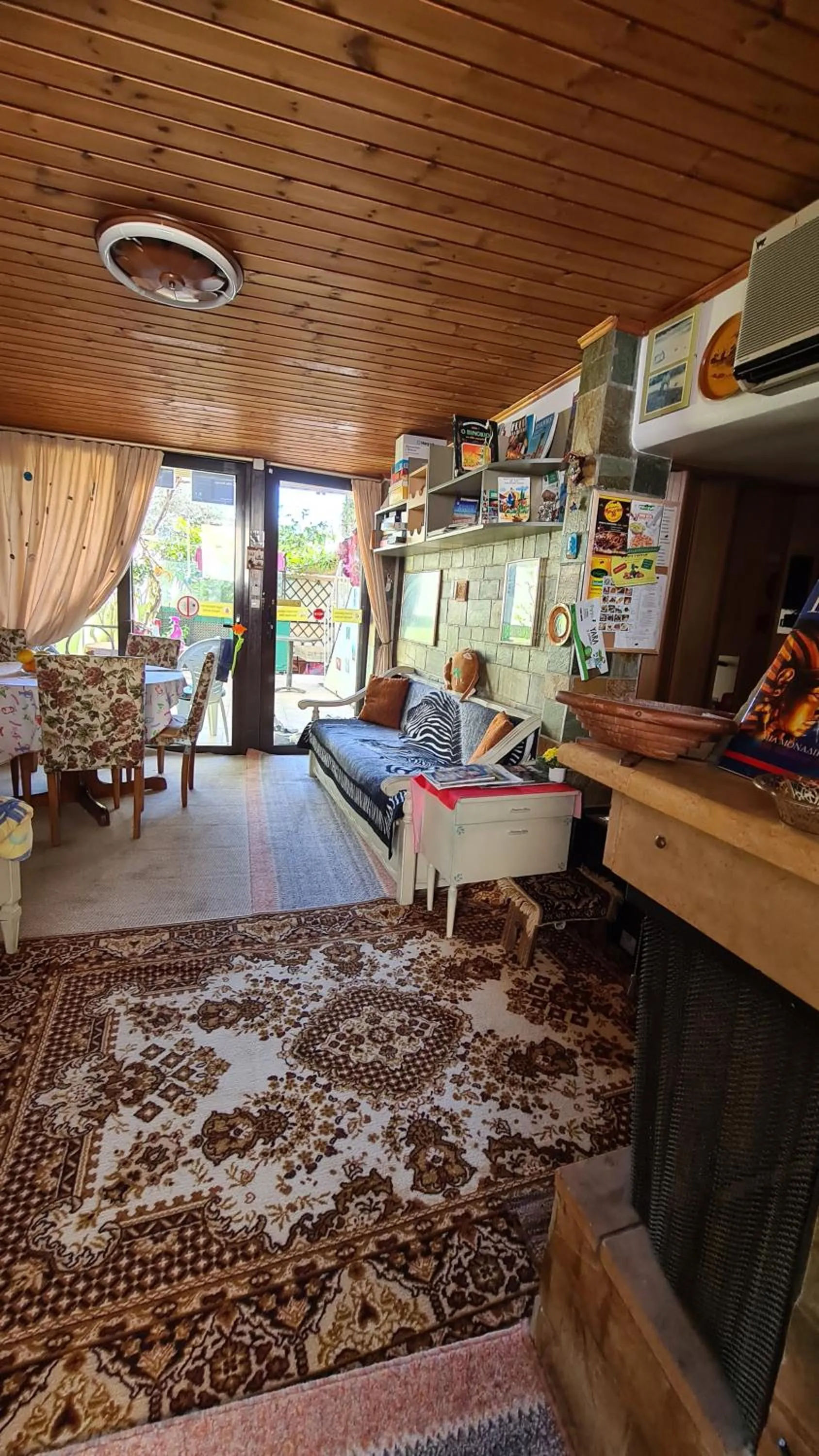 Breakfast in Villa George - Family Holidays