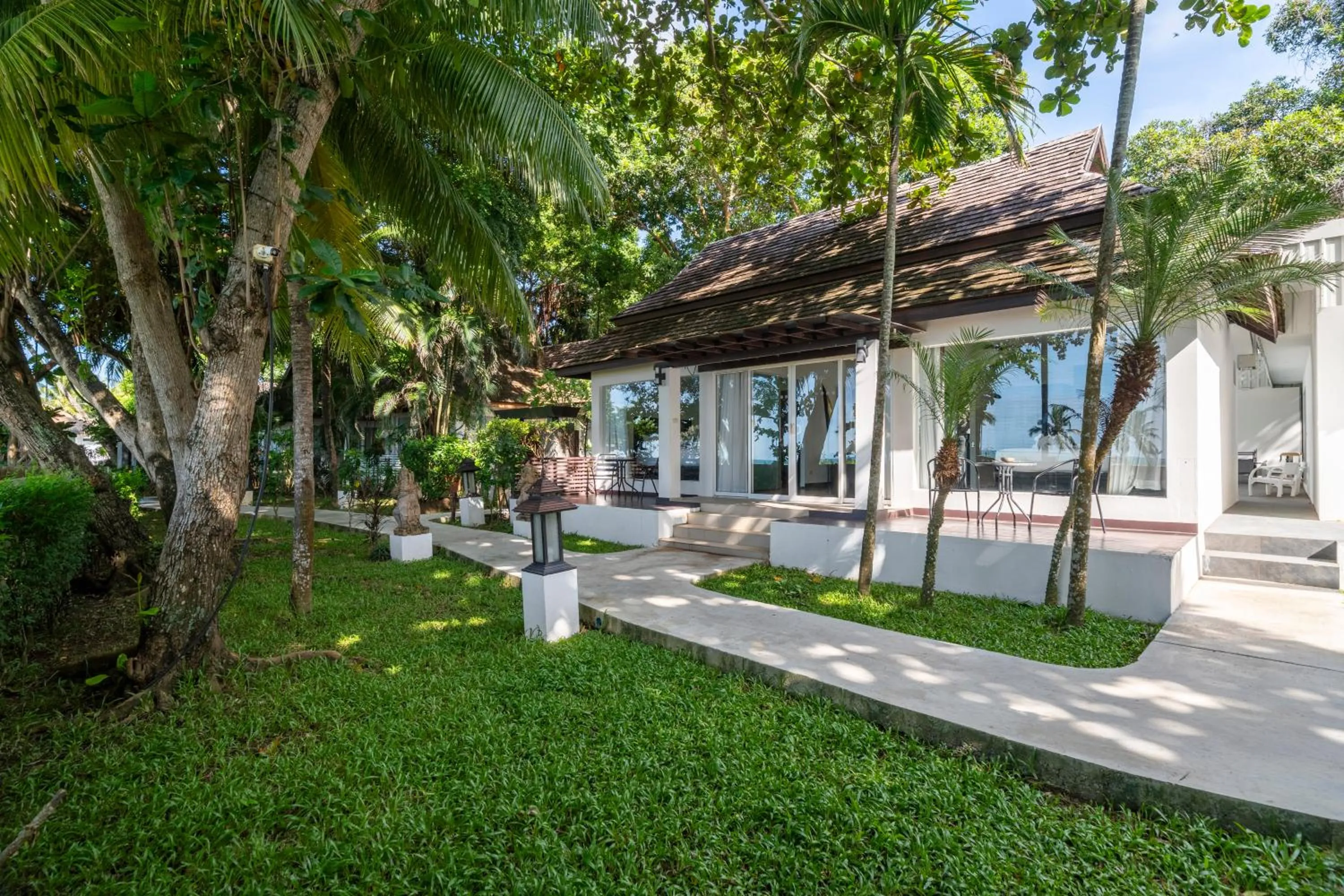 Patio in Zara Beach Resort Koh Samui