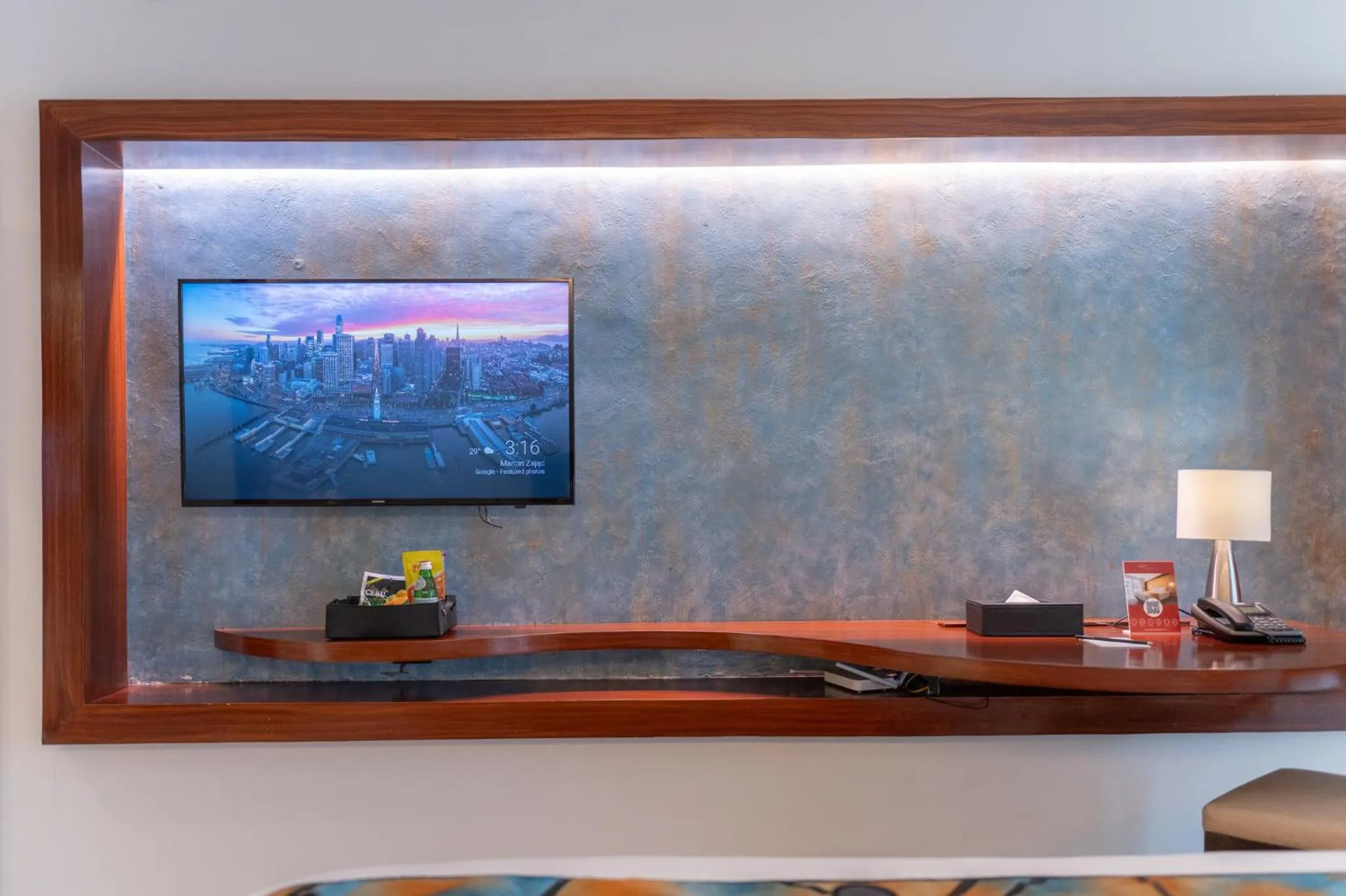 TV and multimedia in The Picasso Boutique Serviced Residences Managed by HII