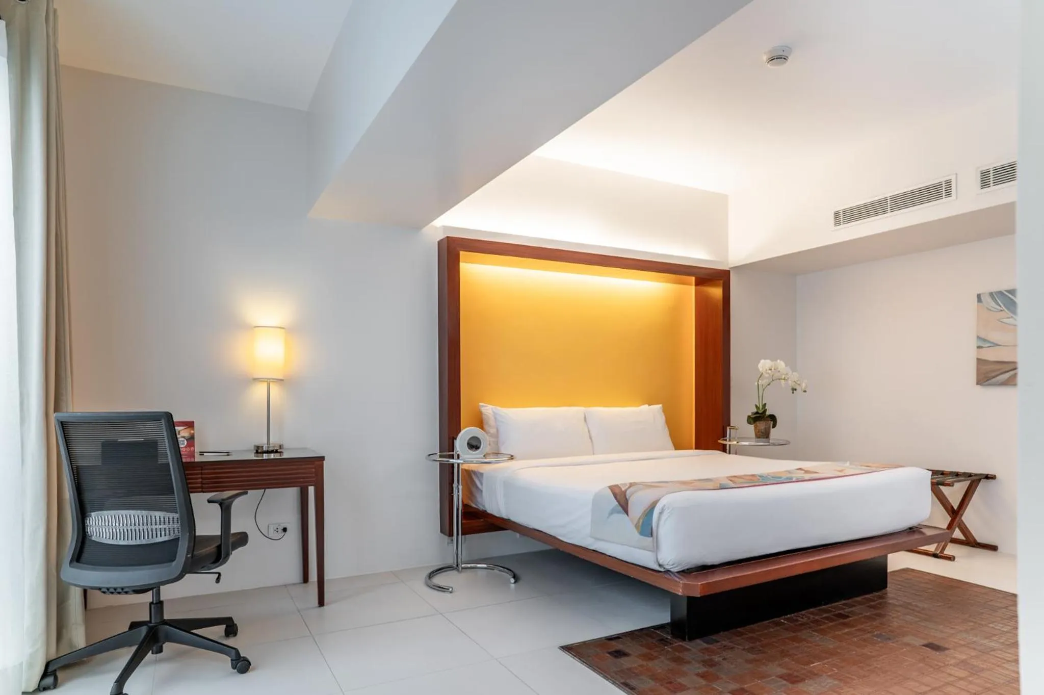 Bed in The Picasso Boutique Serviced Residences Managed by HII