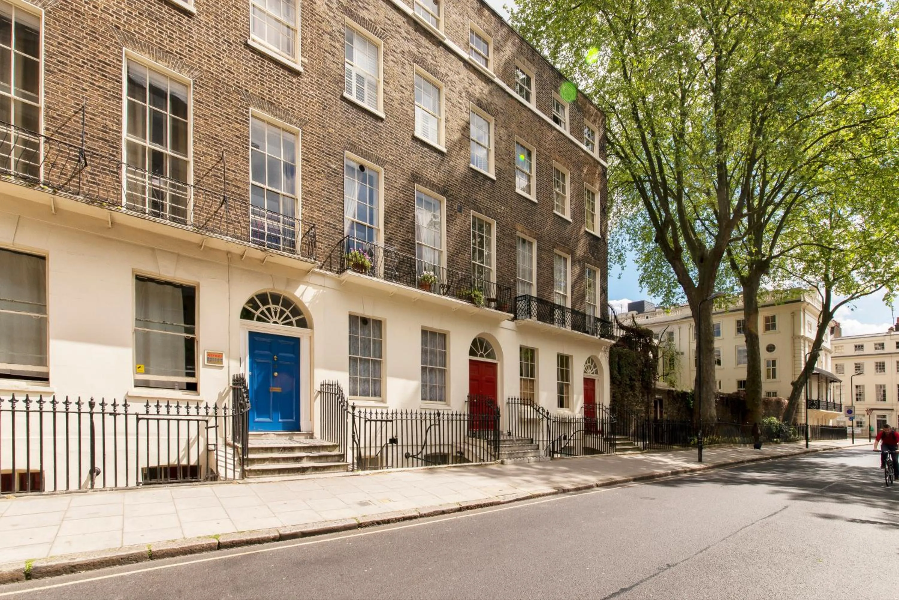 Facade/entrance in Astor Museum Hostel