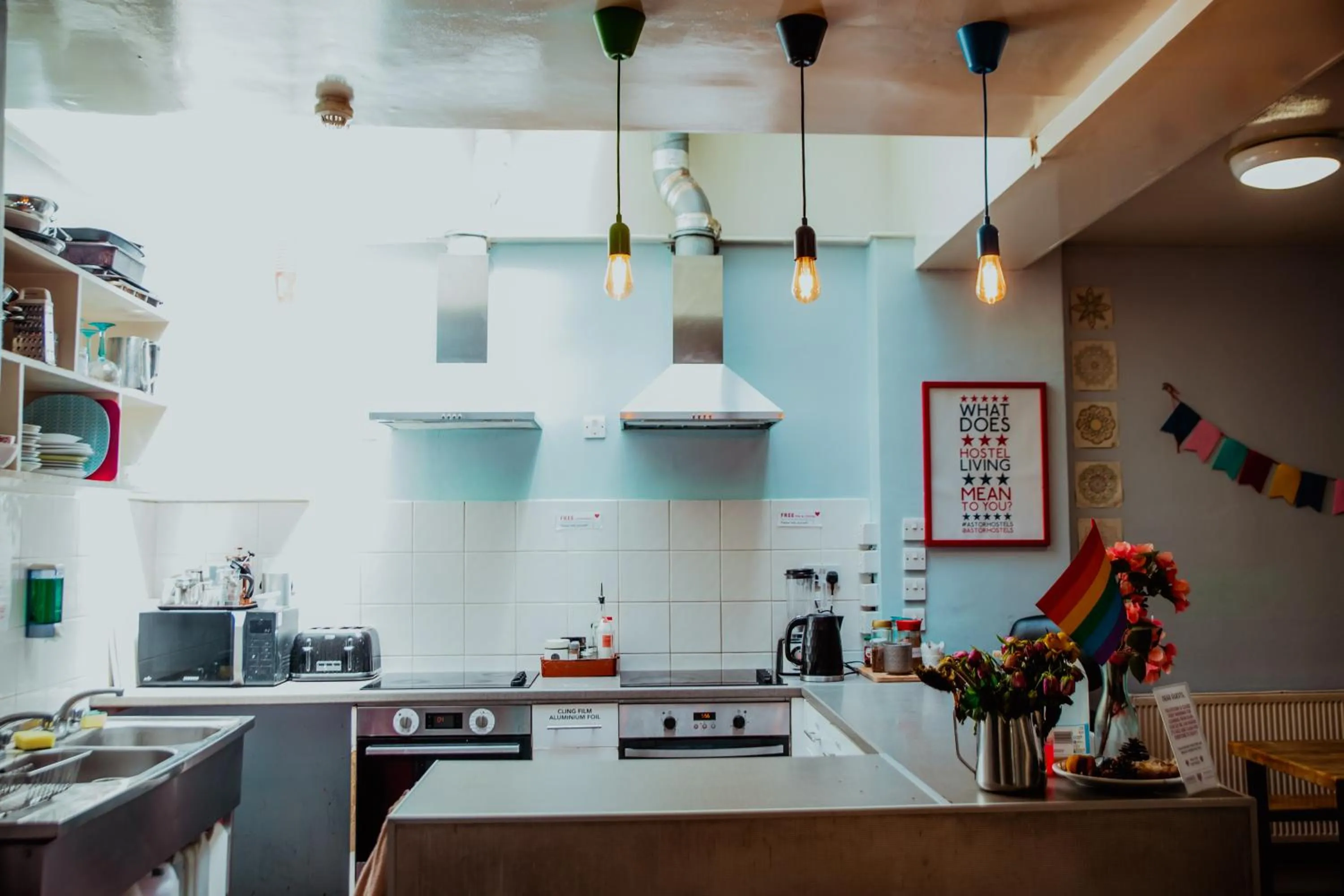 Kitchen or kitchenette in Astor Museum Hostel