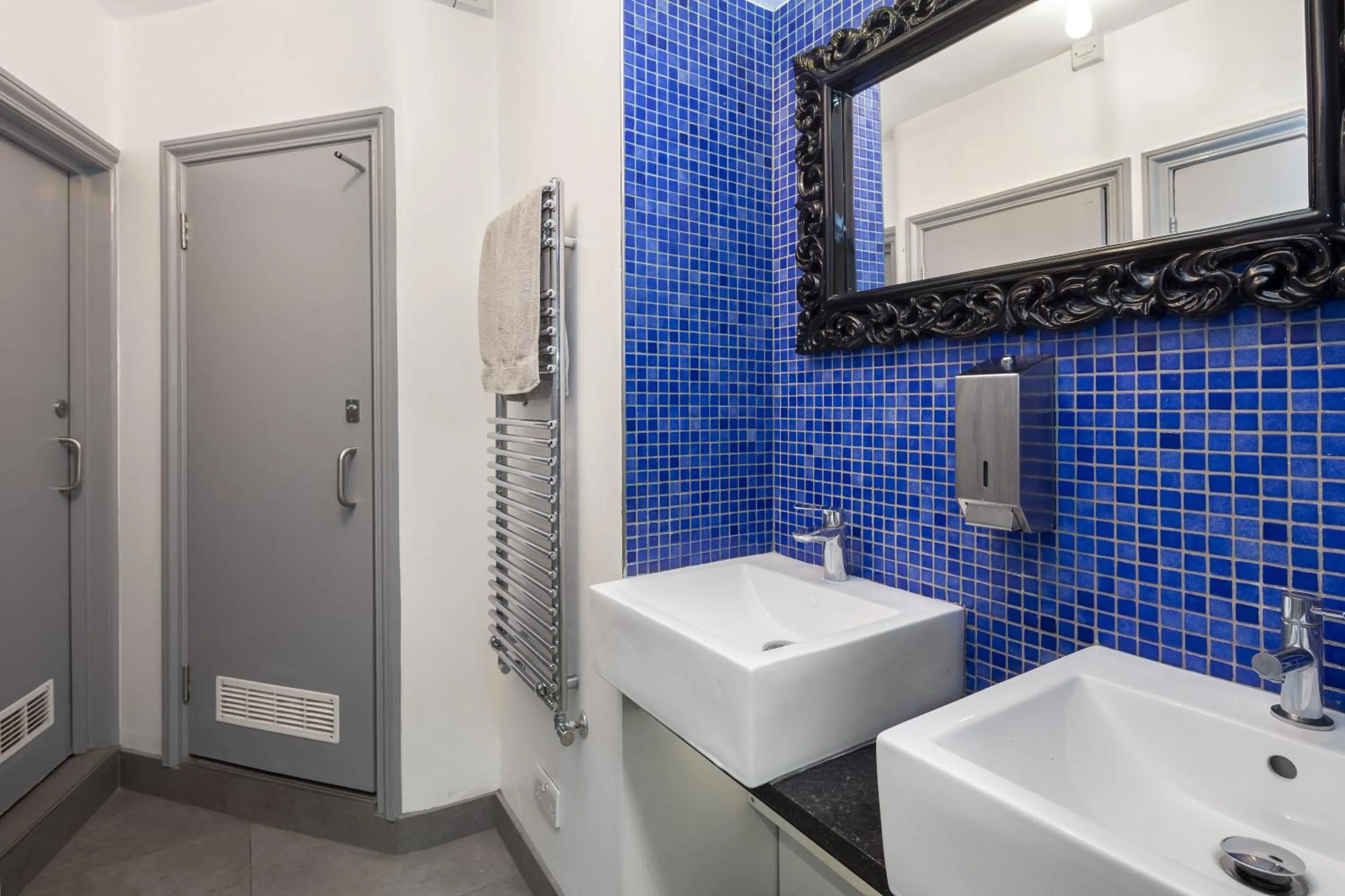 Bathroom in Astor Museum Hostel