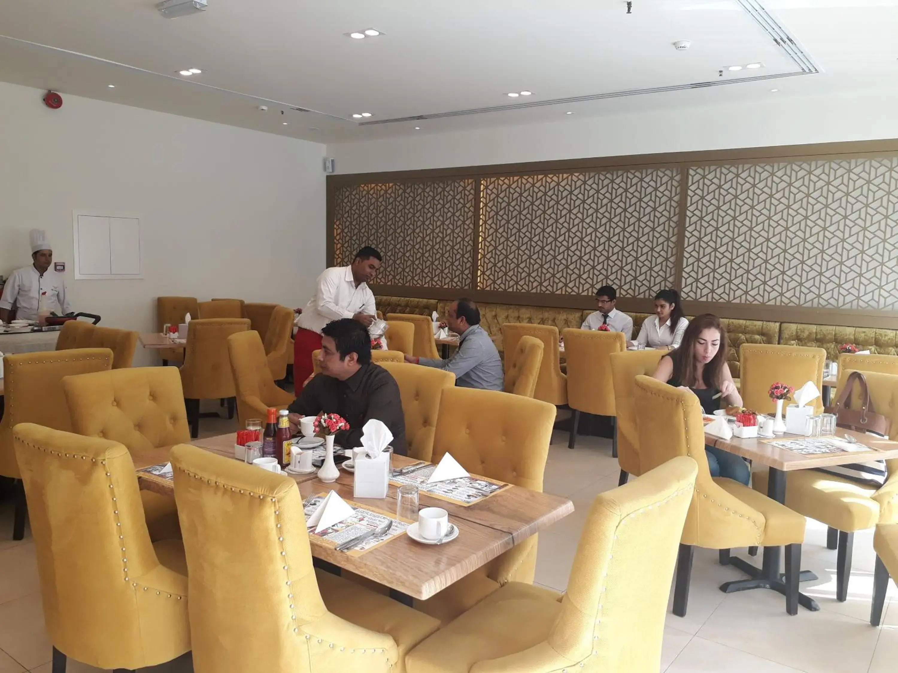 Restaurant/places to eat in Royal Falcon Hotel Restaurant/places to eat in Royal Falcon Hotel