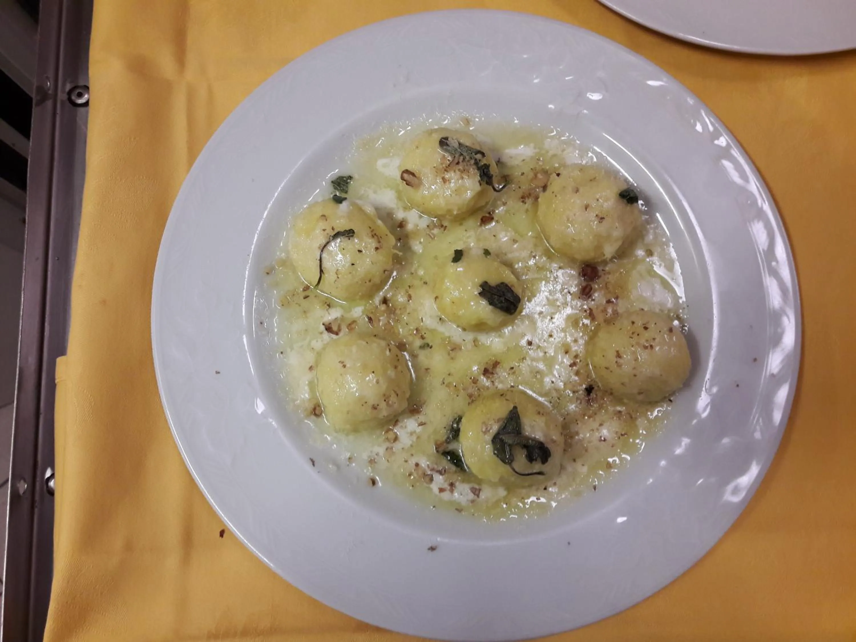 Restaurant/places to eat in da elio