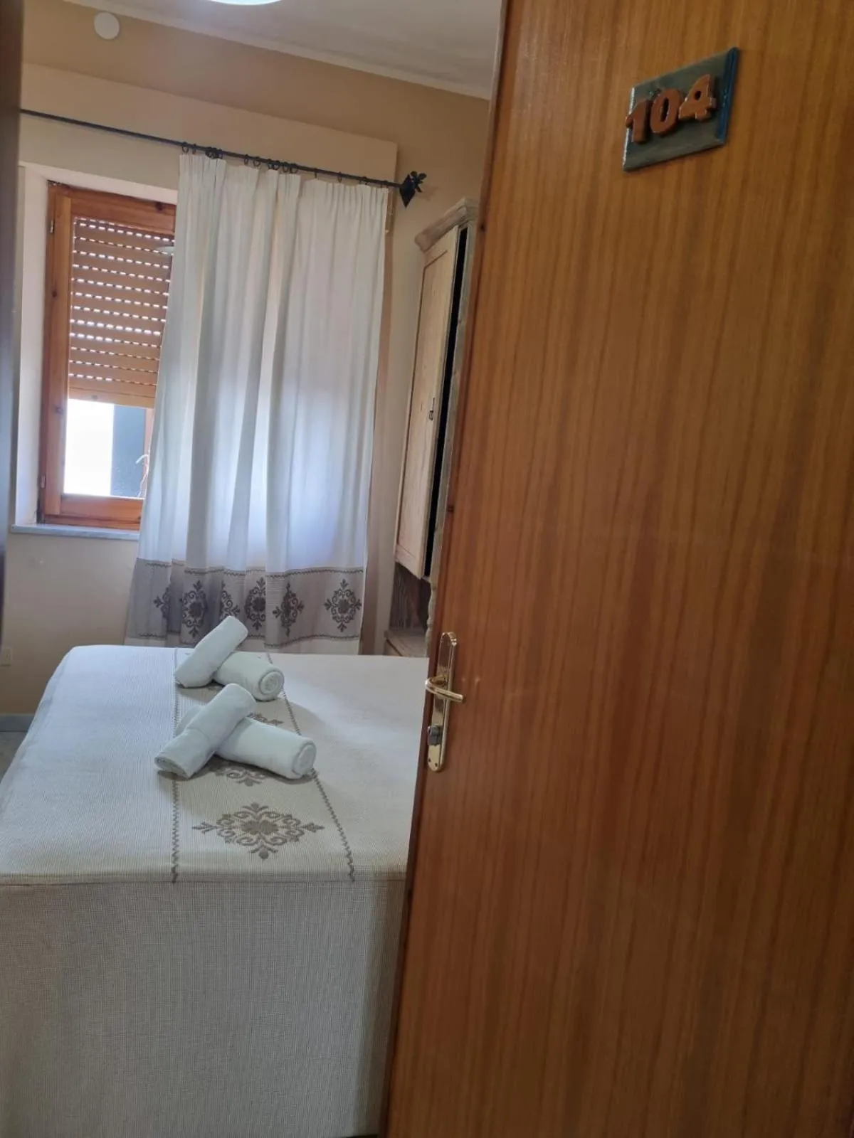 Photo of the whole room, Bed in Hotel Plammas