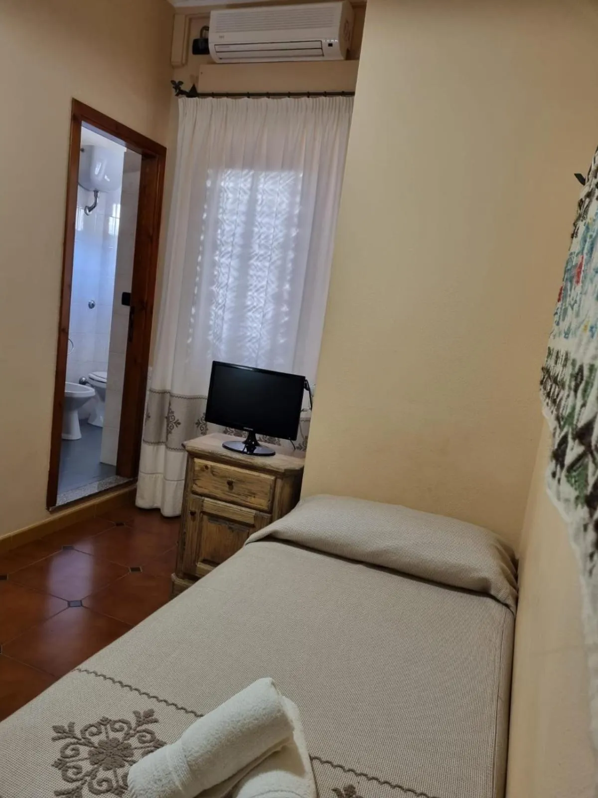 Photo of the whole room, Bed in Hotel Plammas