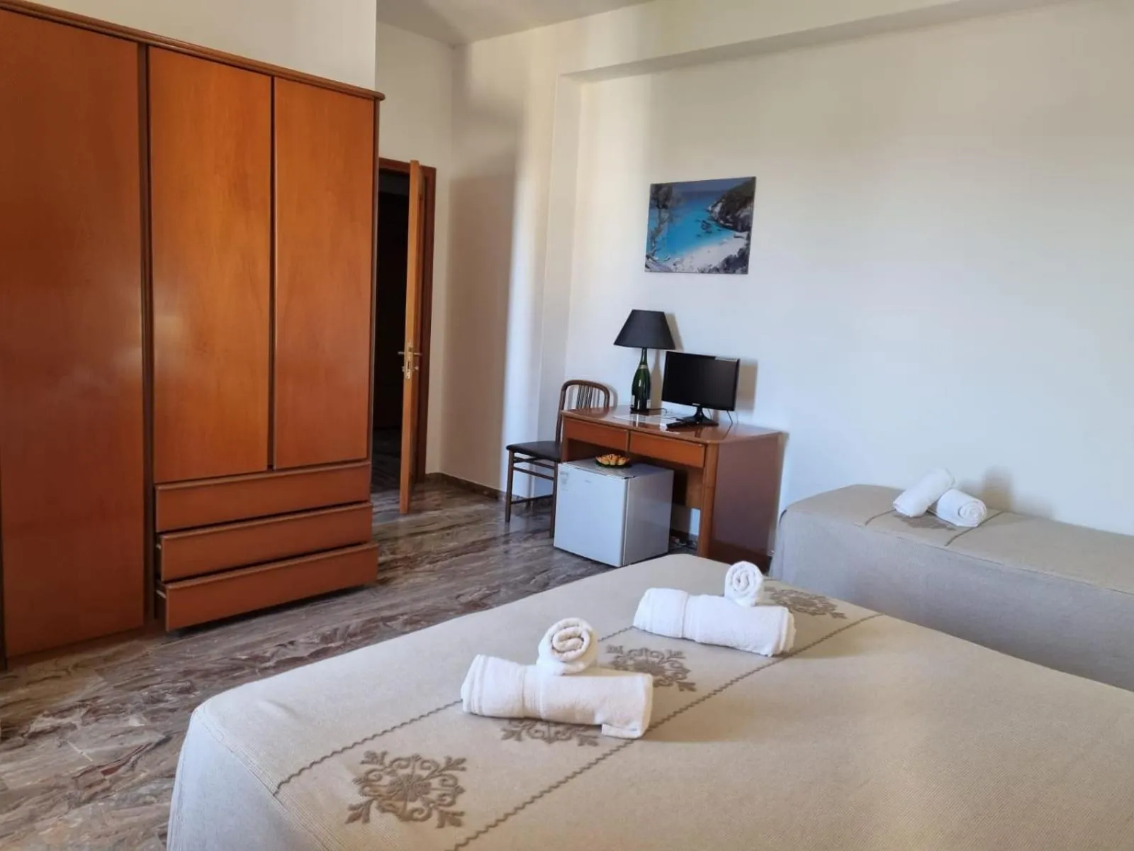 TV and multimedia, Bed in Hotel Plammas