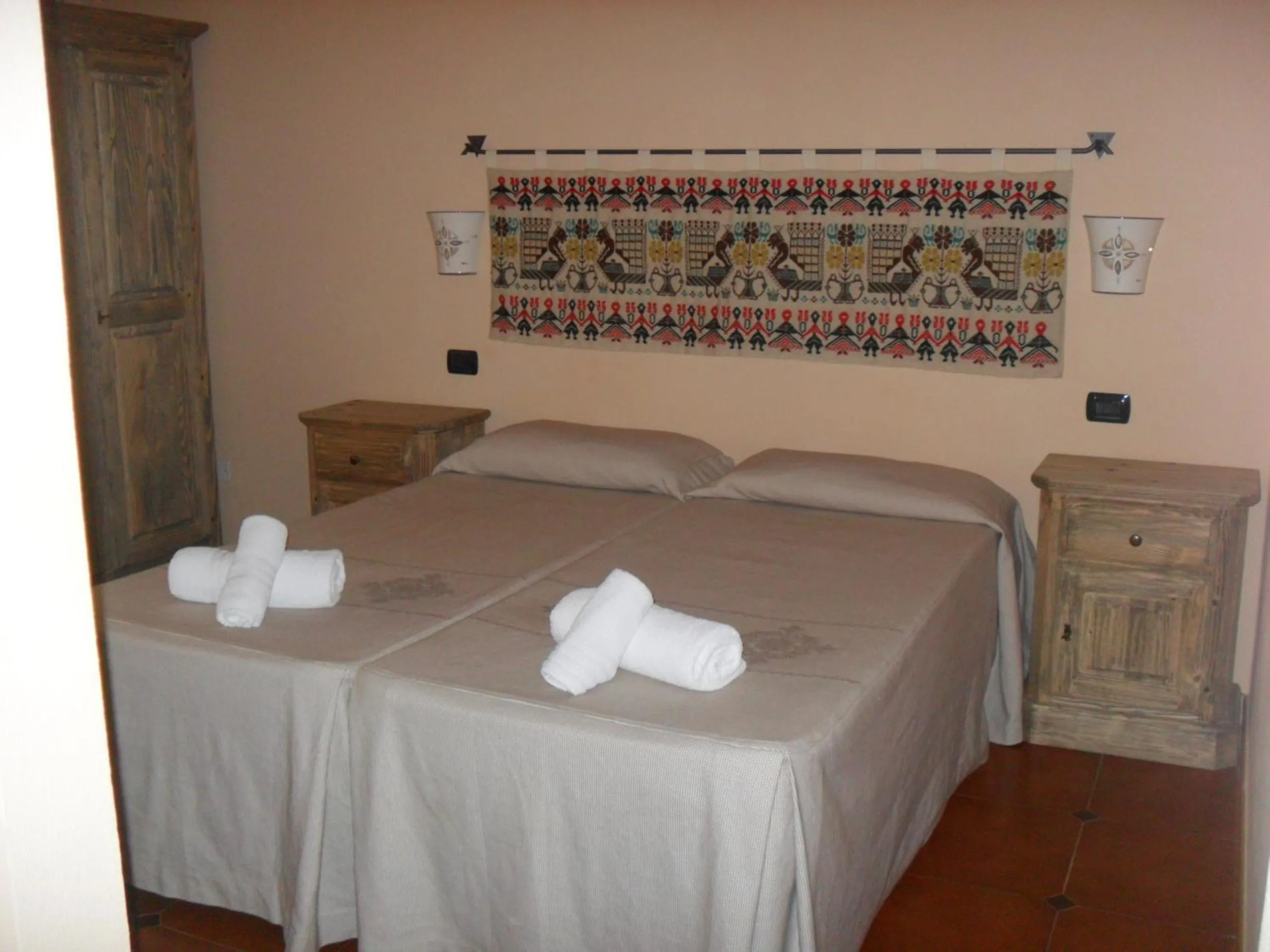 Photo of the whole room, Bed in Hotel Plammas