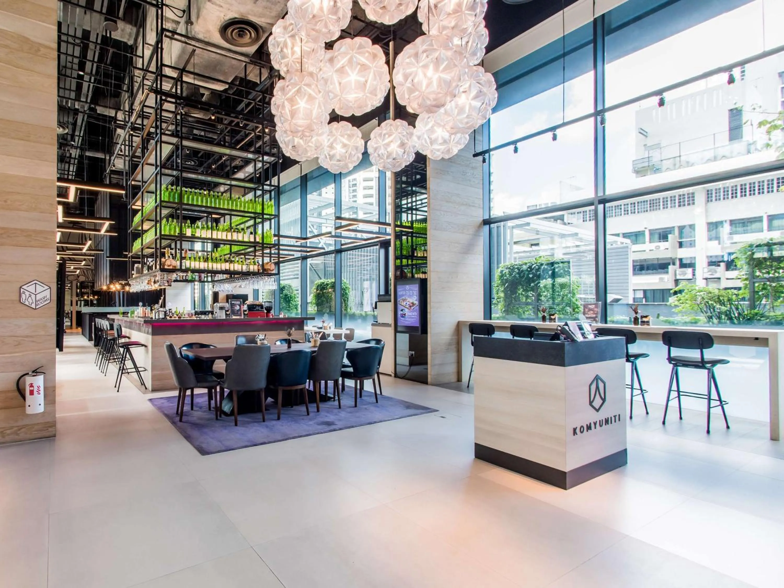 Restaurant/places to eat in YOTEL Singapore Orchard Road