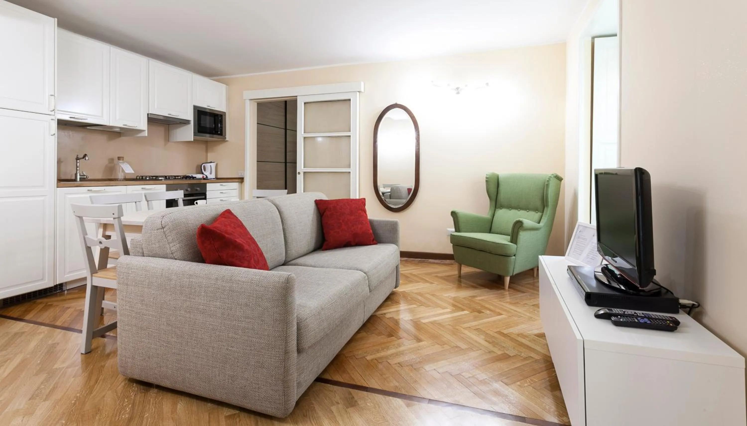 One-Bedroom Apartment in Italianway Easy - Palazzi 4