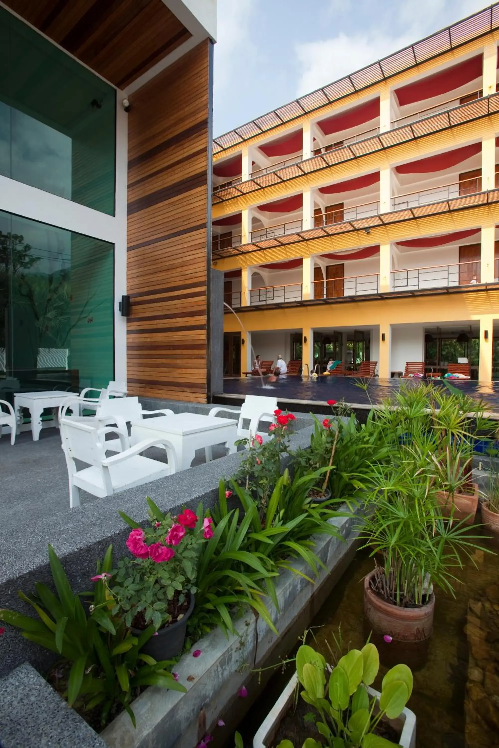 Restaurant/places to eat in Keeree Ele Resort Restaurant/places to eat in Keeree Ele Resort