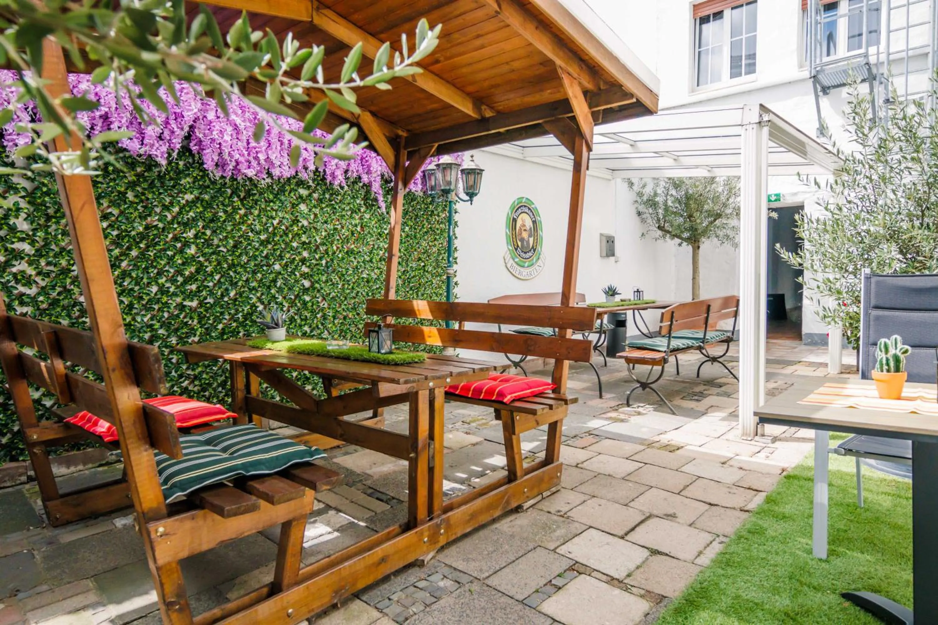 Patio in Hotel Restaurant Benger