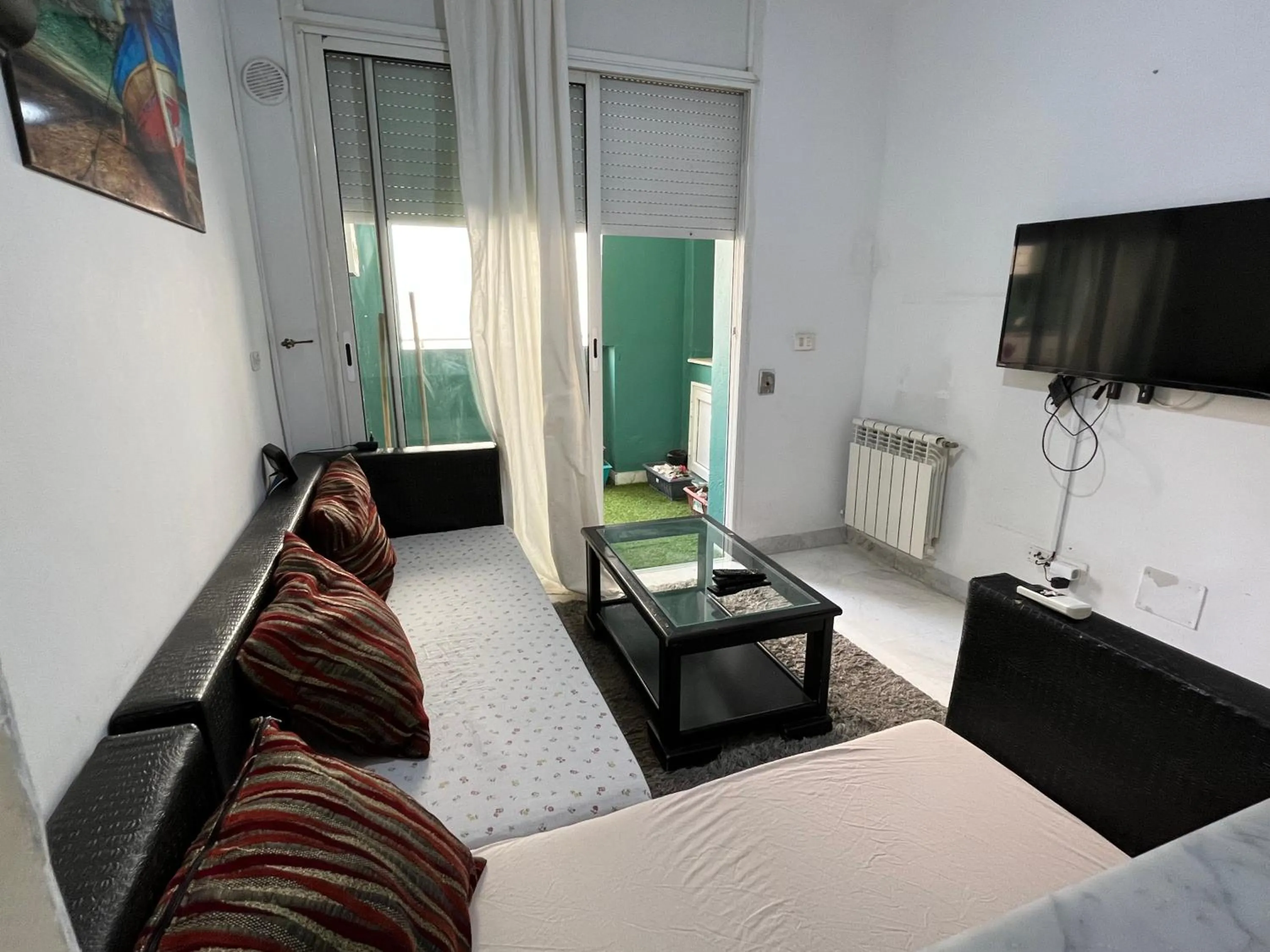 Communal lounge/ TV room, Bed in My Second Home
