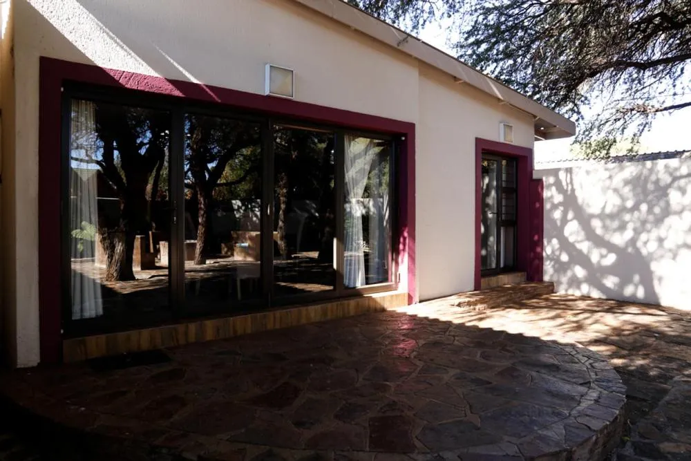 Facade/entrance in The Hedge Guesthouse