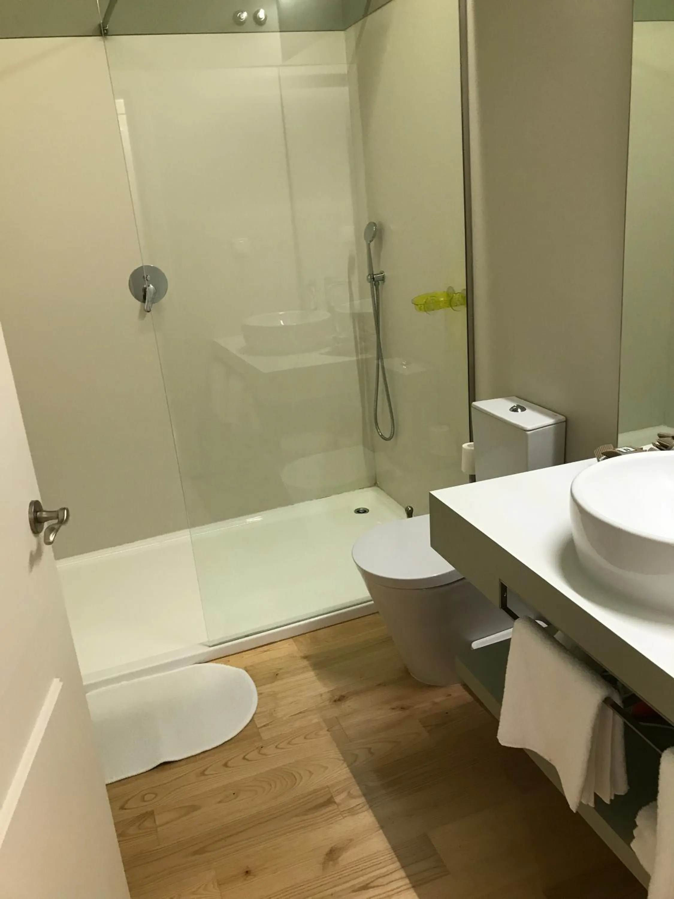 Toilet in Hotel Medieval® de Penedono