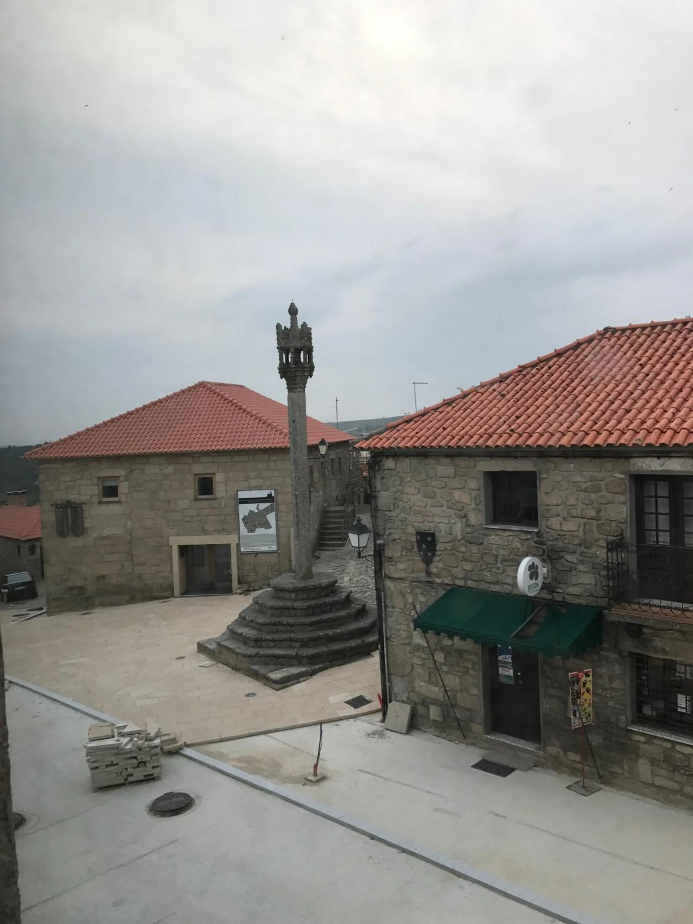 Photo of the whole room in Hotel Medieval® de Penedono