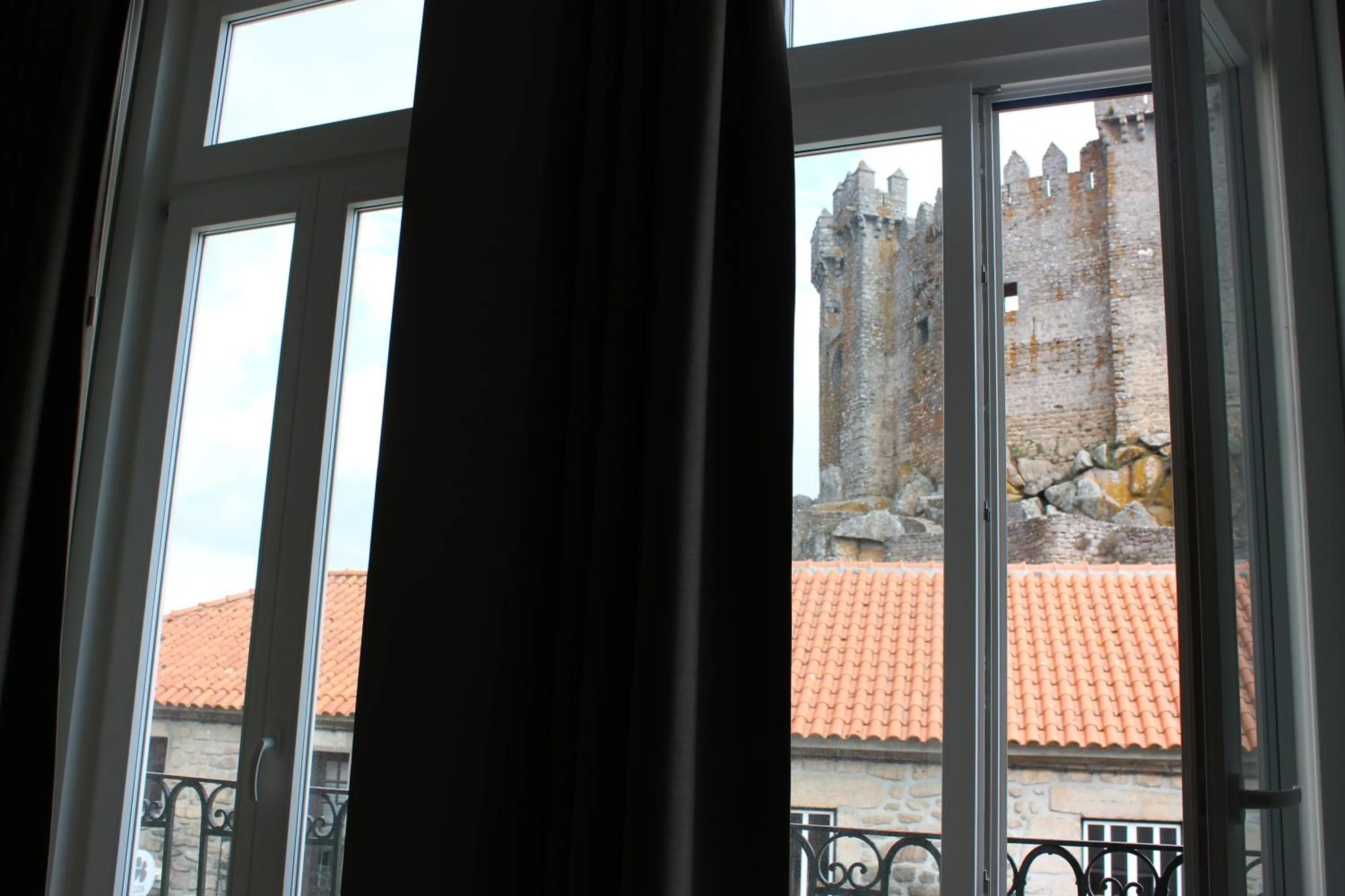 Photo of the whole room in Hotel Medieval® de Penedono