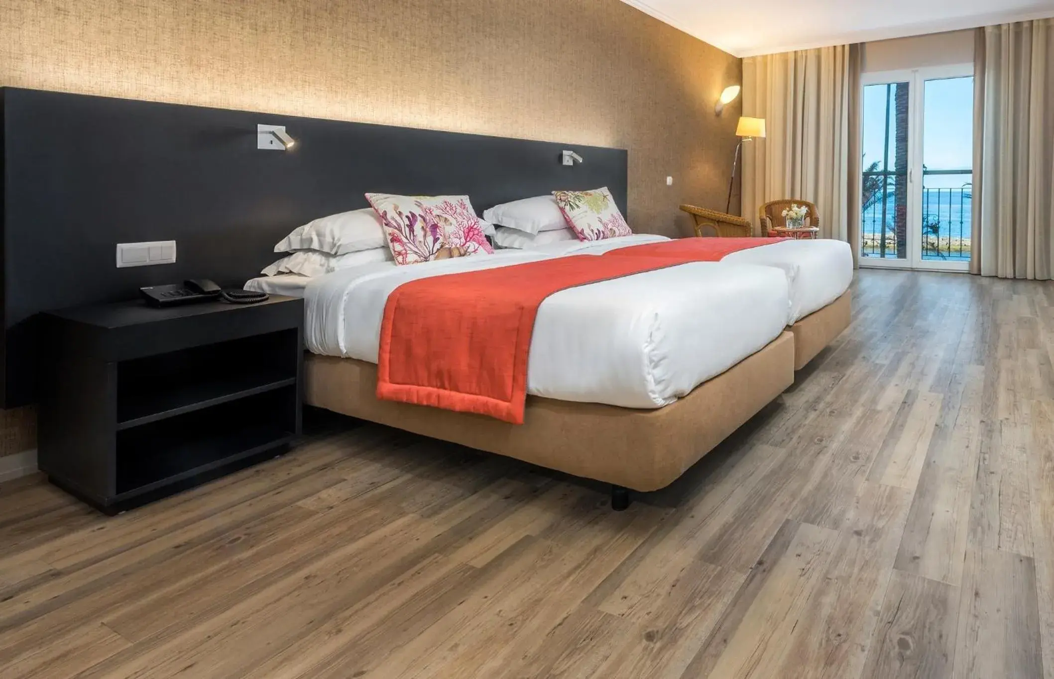 Bedroom, Bed in Enotel Sunset Bay Bedroom, Bed in Enotel Sunset Bay