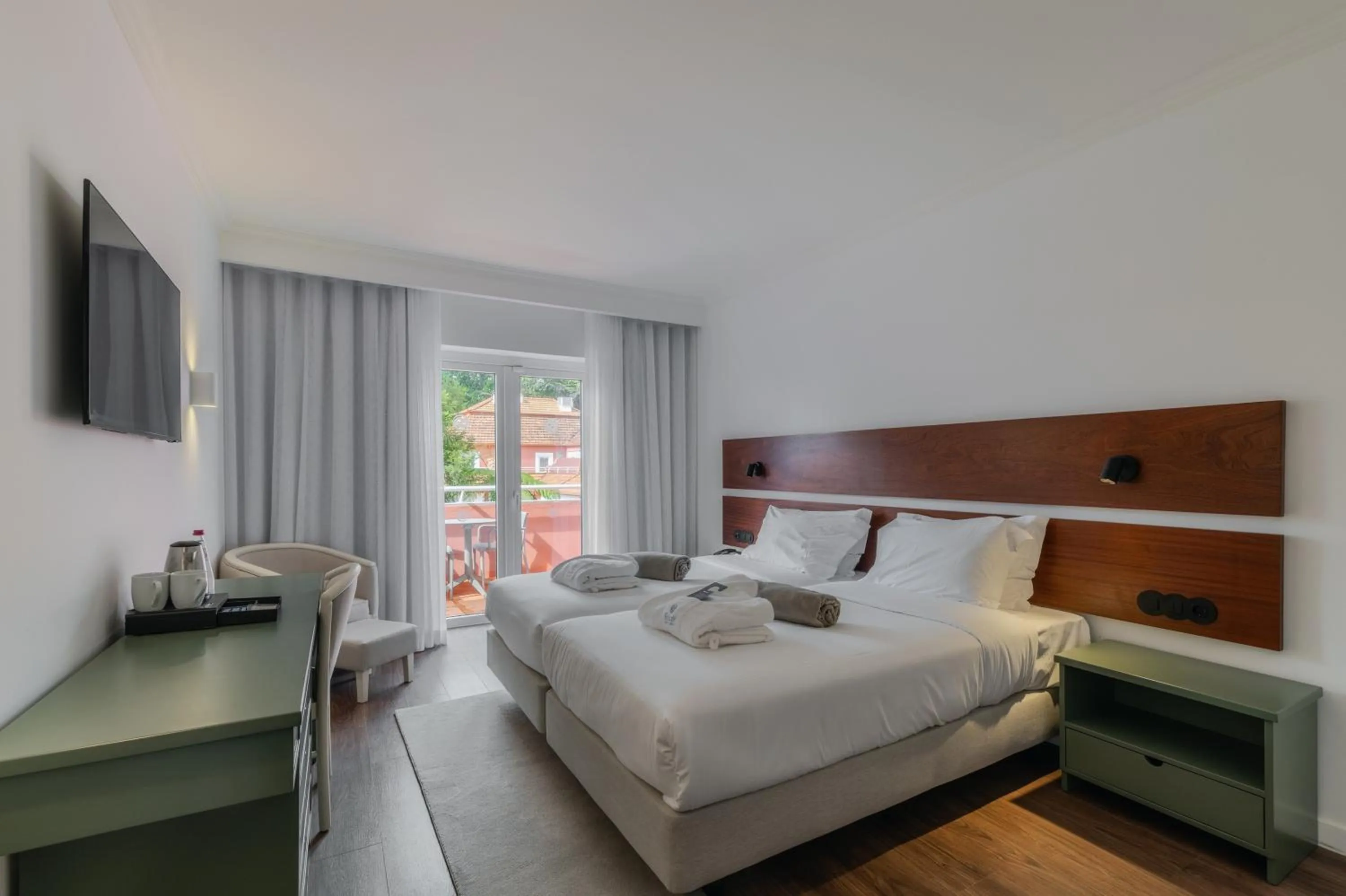 Bedroom, Bed in Enotel Santo da Serra