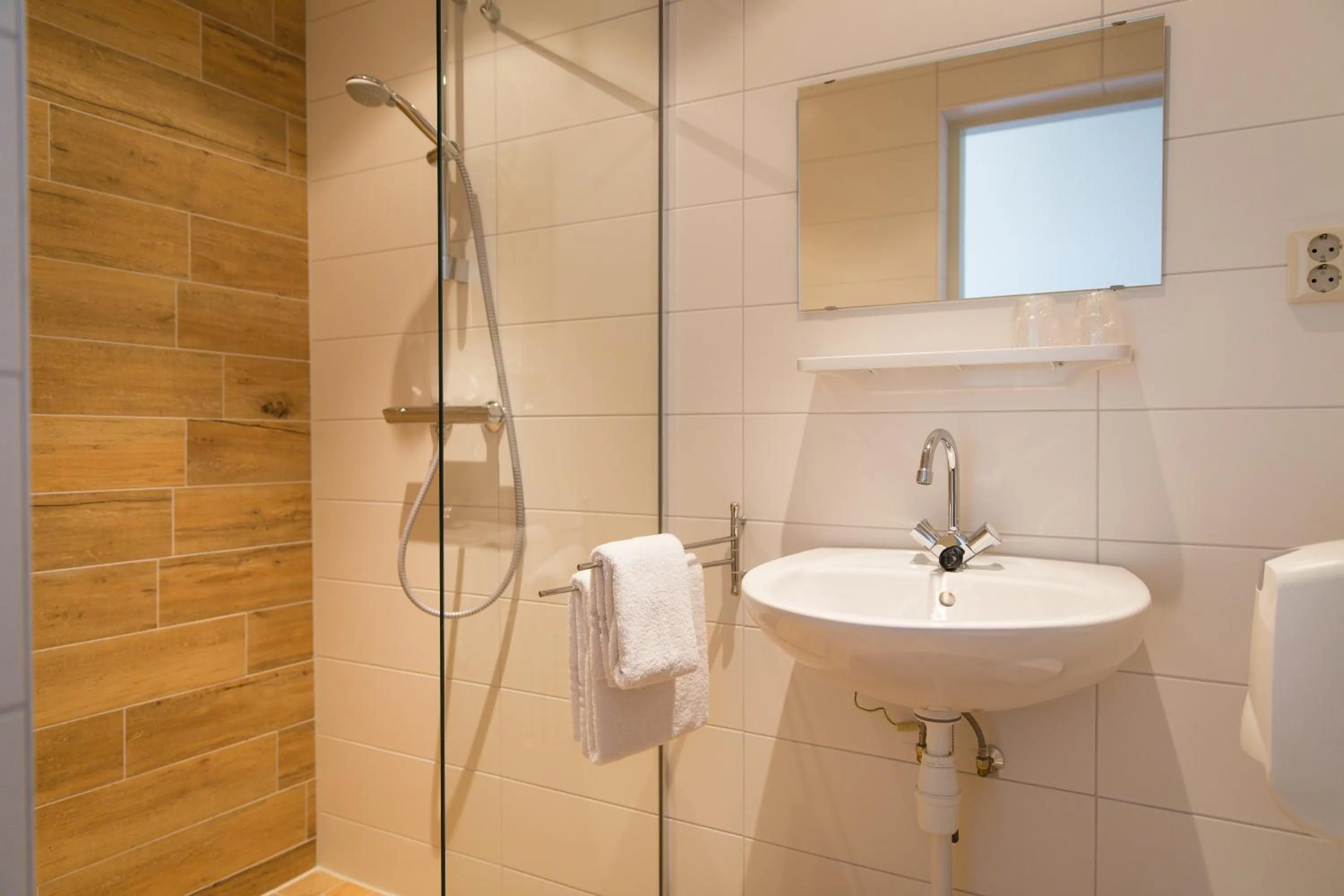 Shower in Bed & Breakfast Van Marion