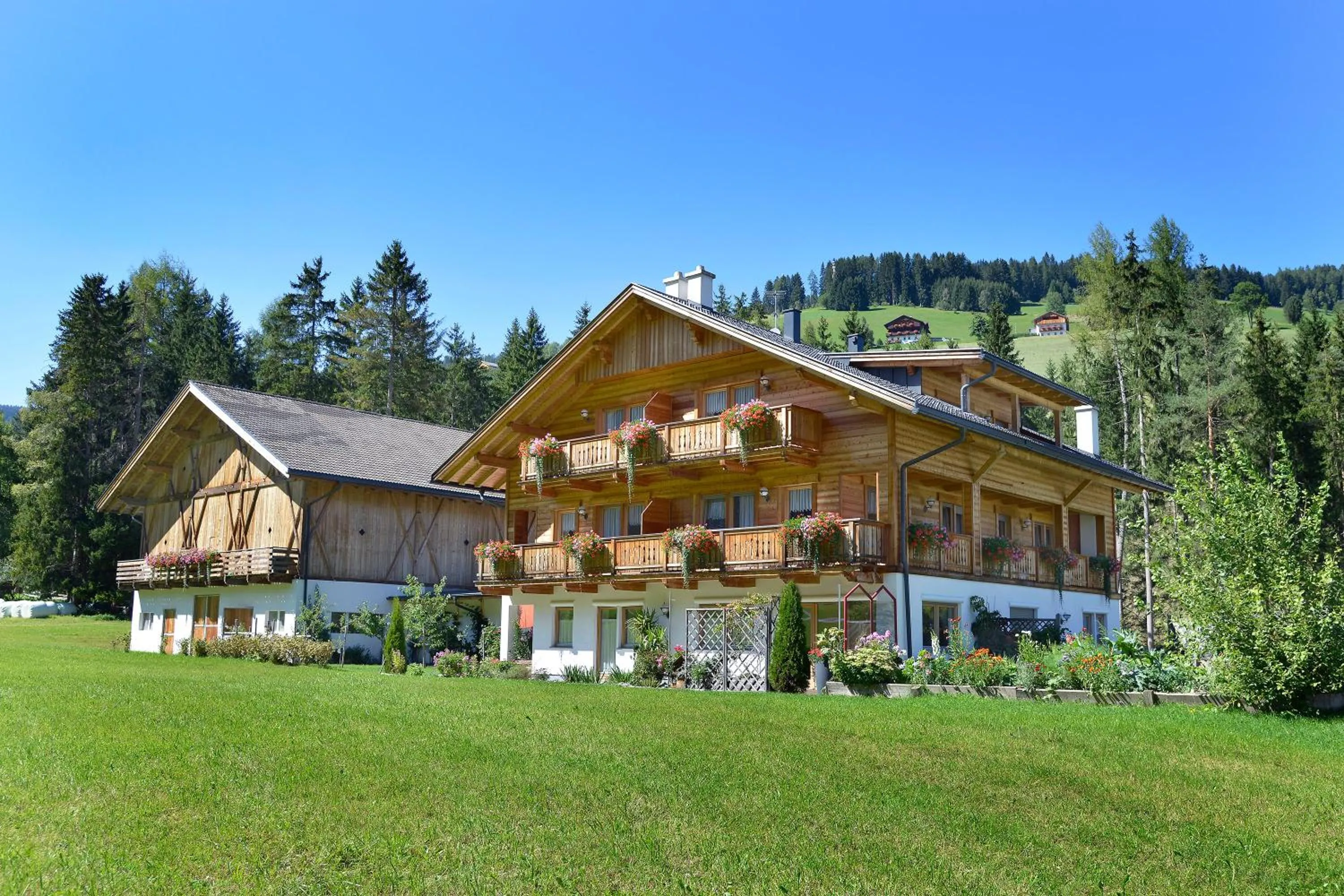 Property building in Roderhof