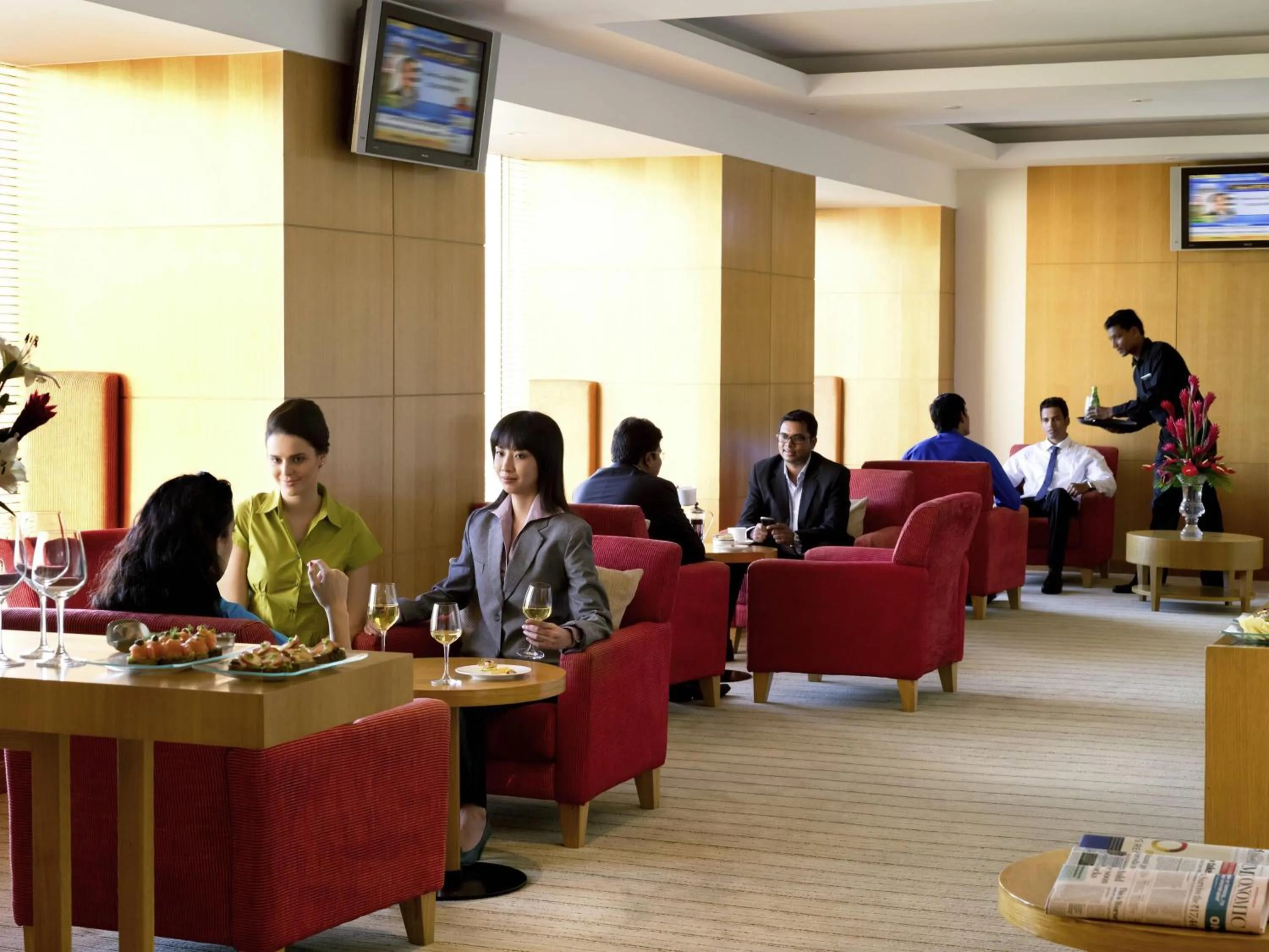 Lounge or bar in Novotel Hyderabad Convention Centre