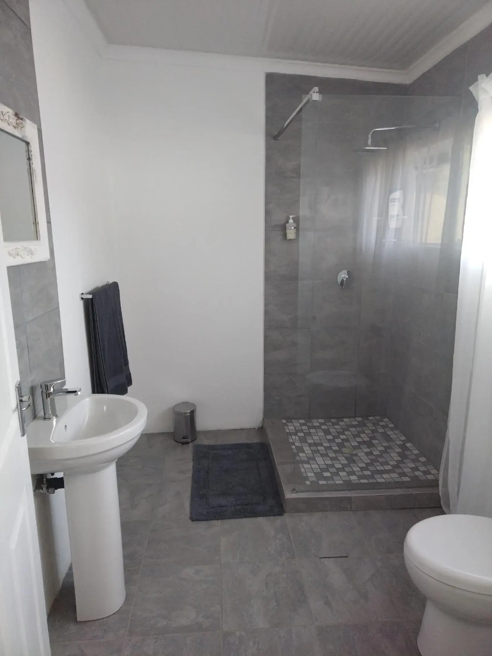 Standard Studio - single occupancy in The Royal Steytlerville Standard Studio - single occupancy in The Royal Steytlerville