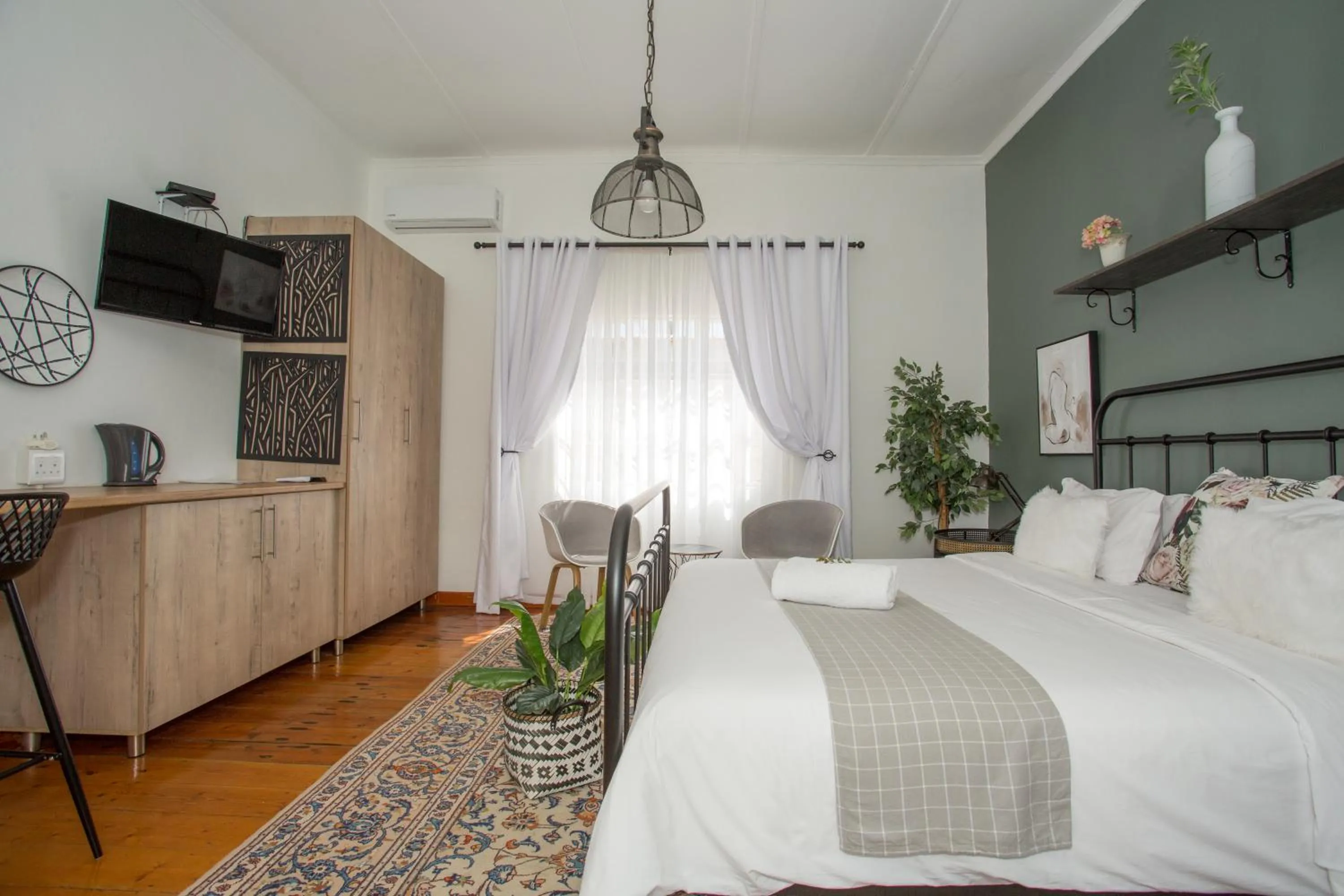 The Royal Steytlerville