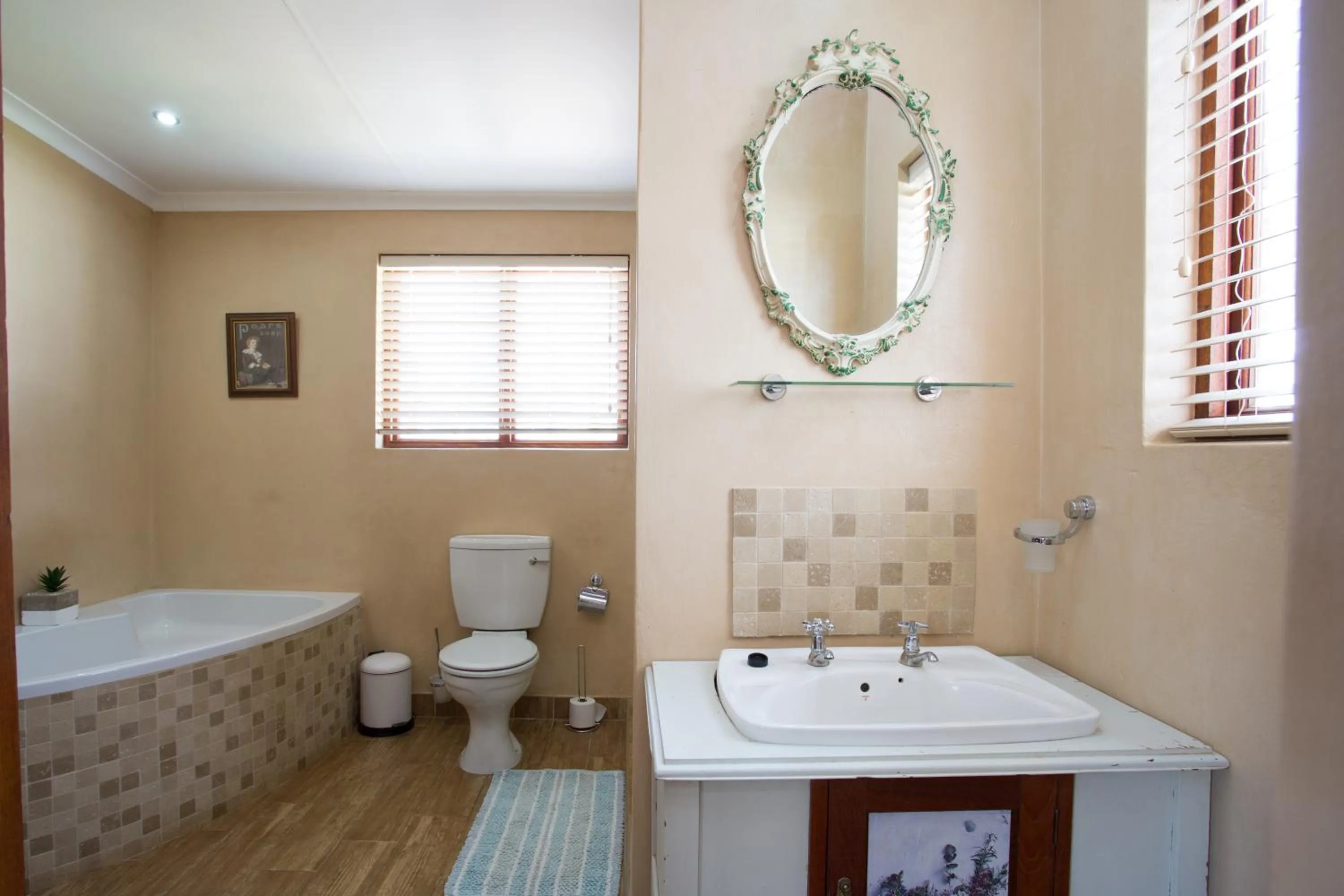 Luxury Apartment - single occupancy in The Royal Steytlerville