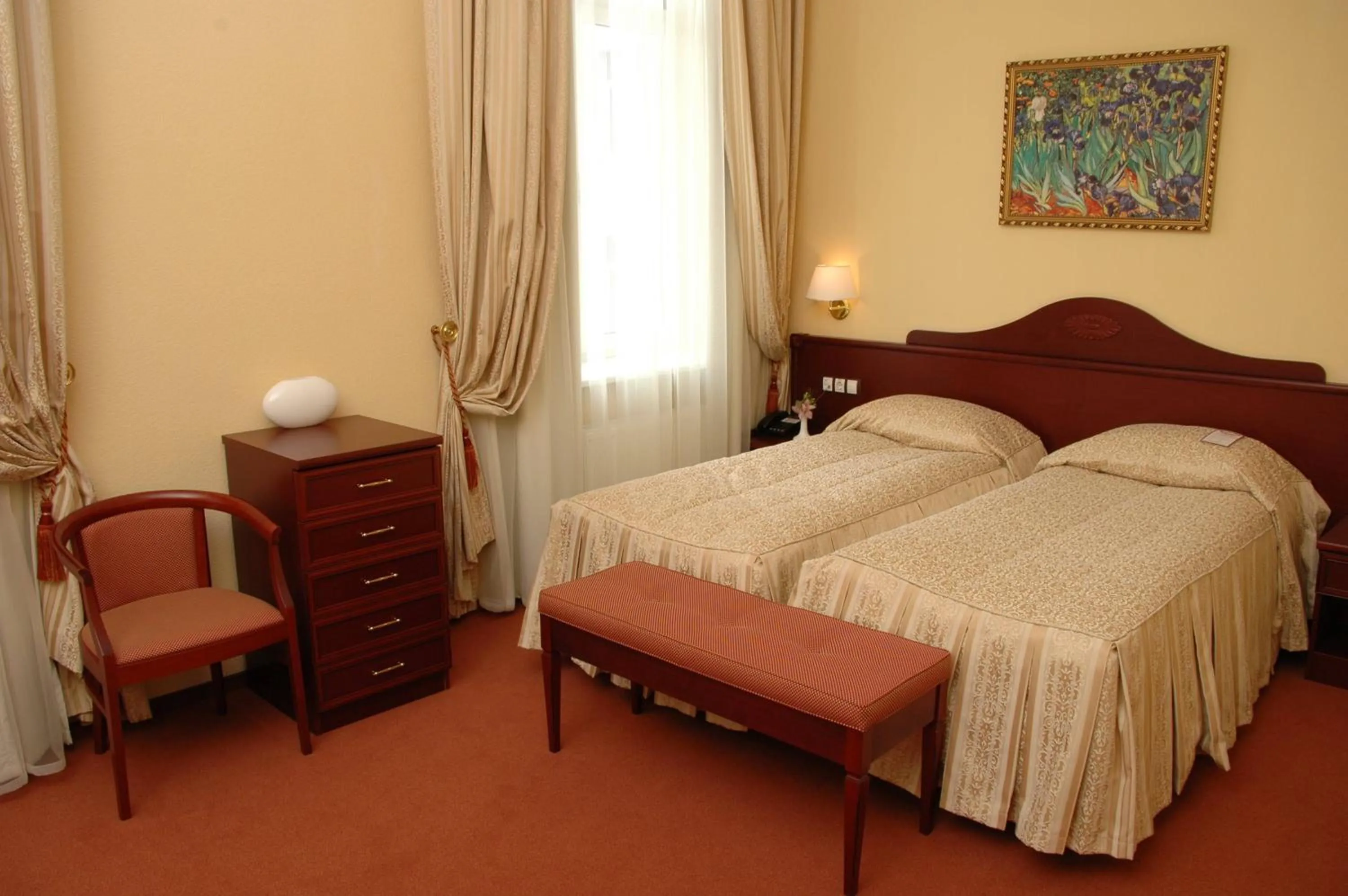 Bedroom, Bed in Aurora Premier Hotel