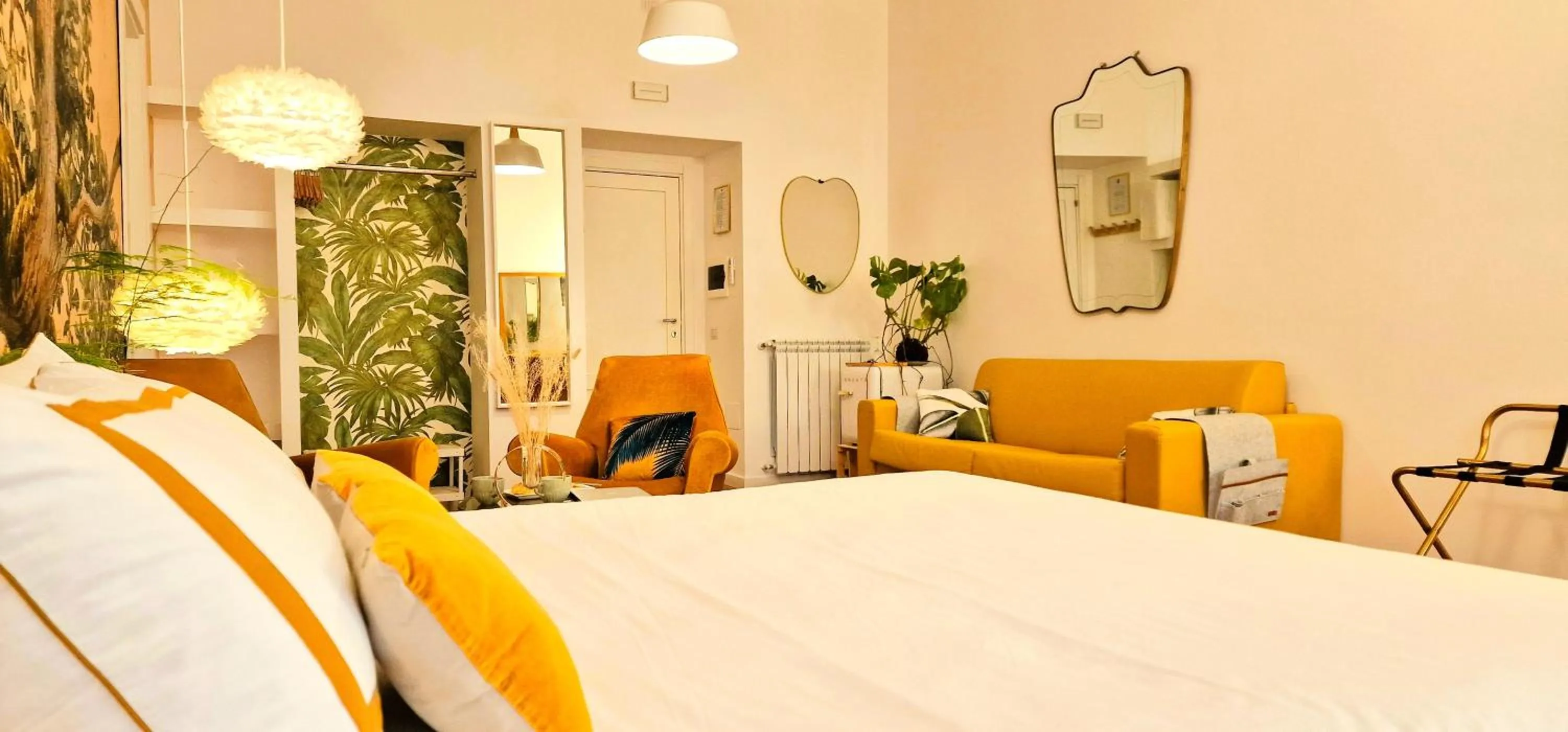 Photo of the whole room, Bed in Napoli Tree - Lungomare