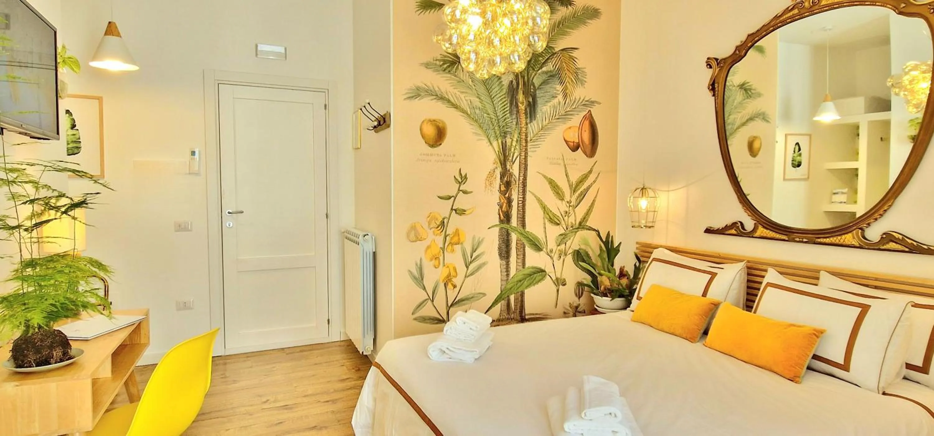 Bedroom, Bed in Napoli Tree - Lungomare