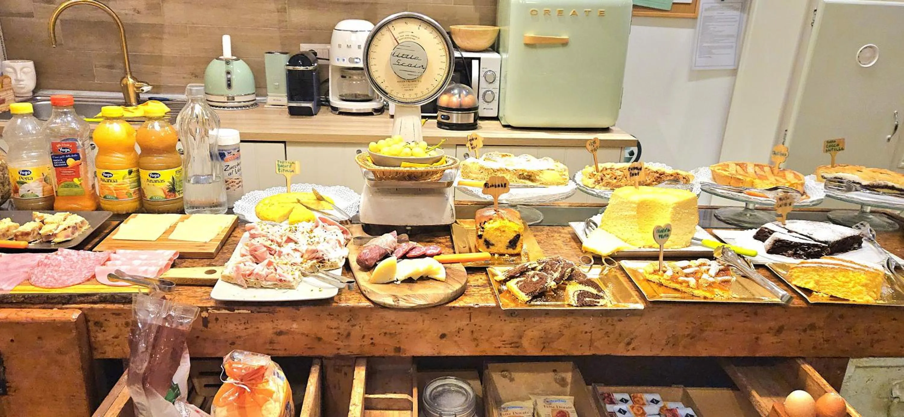 Breakfast in Napoli Tree - Lungomare