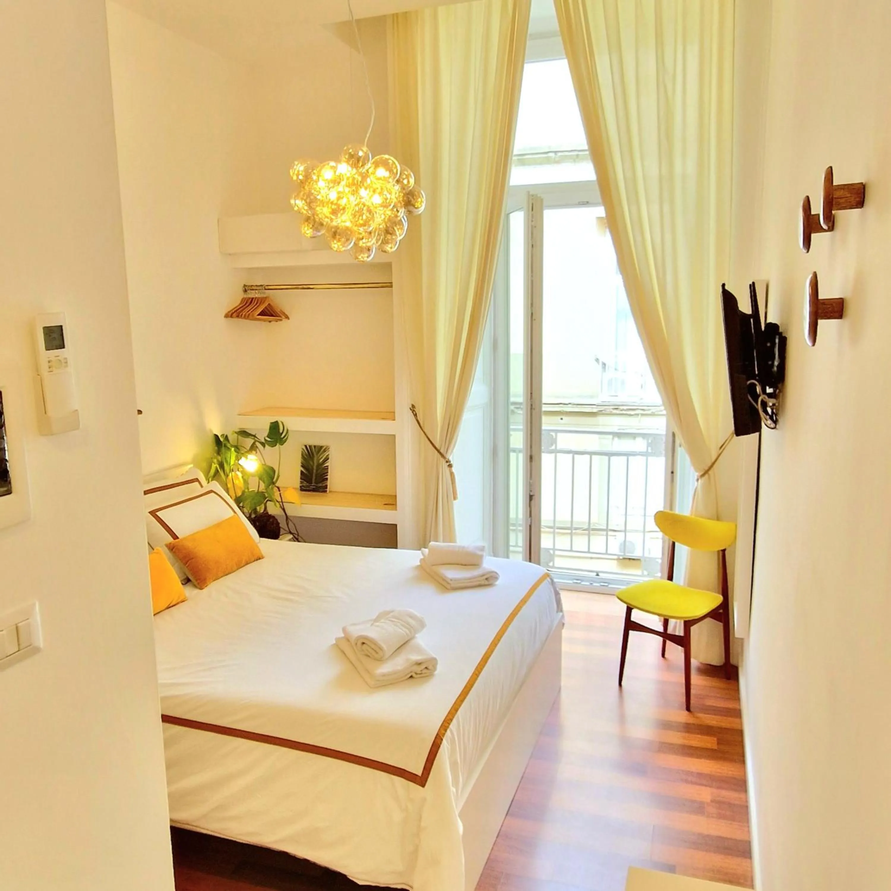 Bed in Napoli Tree - Lungomare