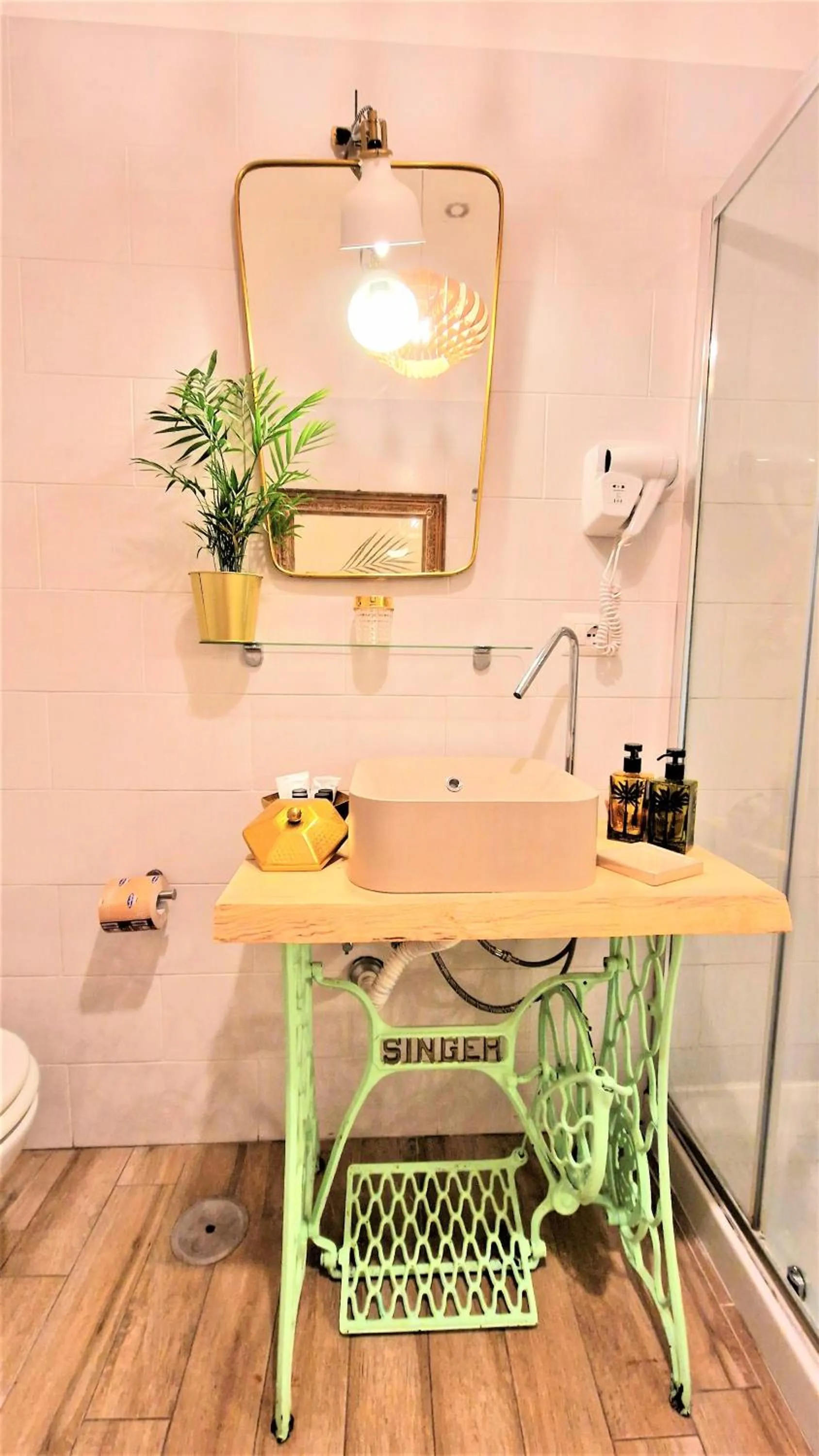 Toilet in Napoli Tree - Lungomare