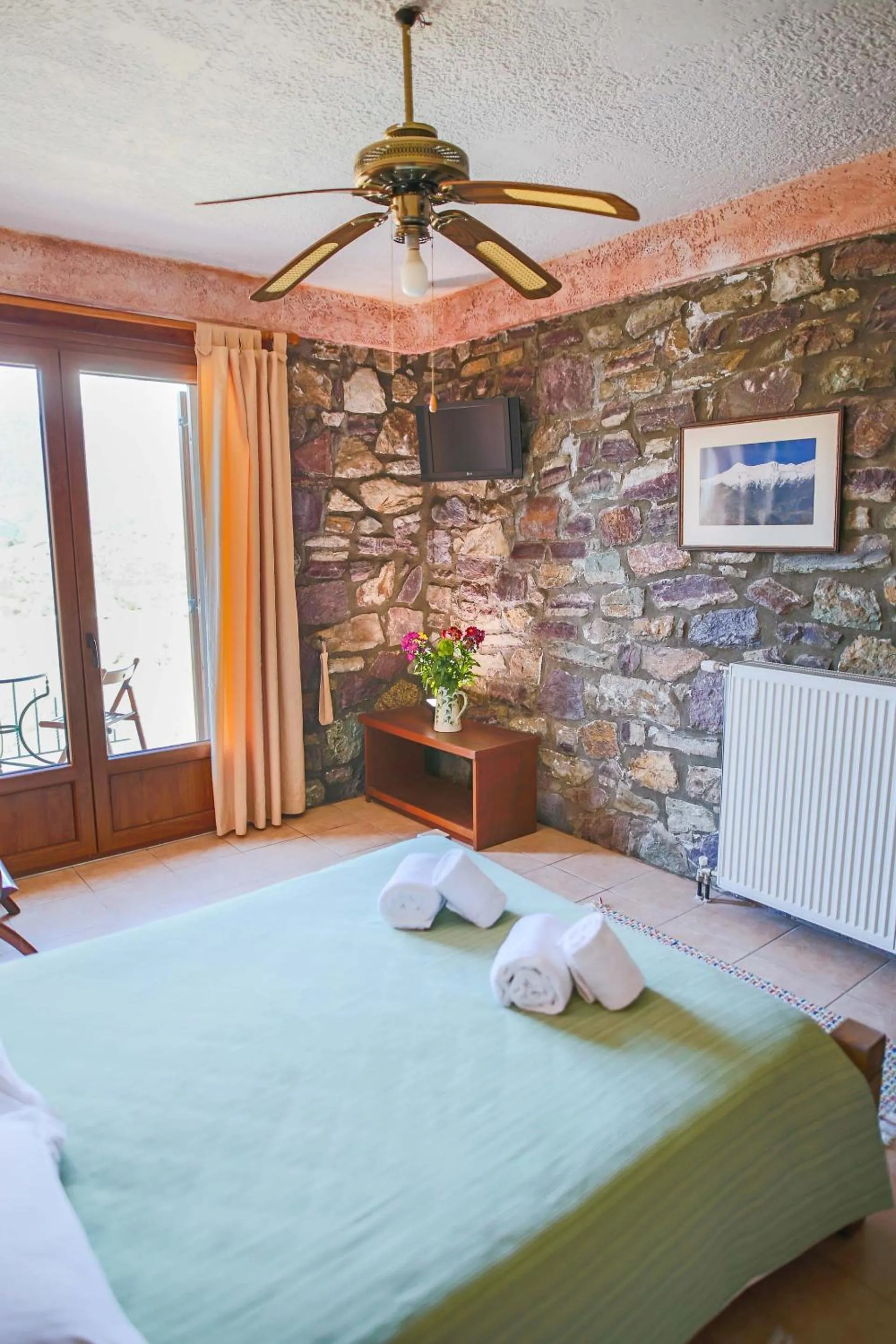 Photo of the whole room, Bed in Faris Hotel