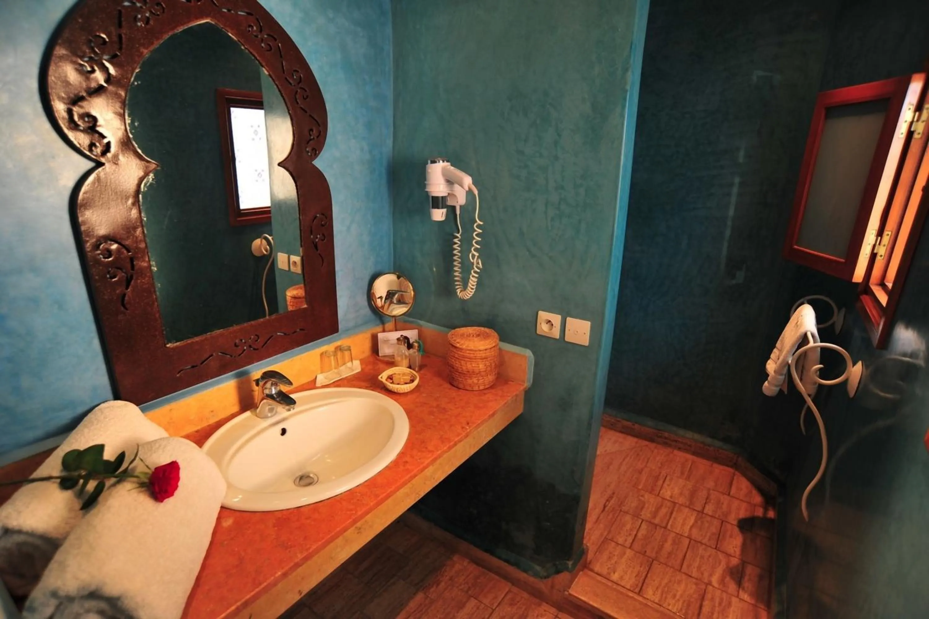 Shower in Riad Dar L'Oussia & SPA