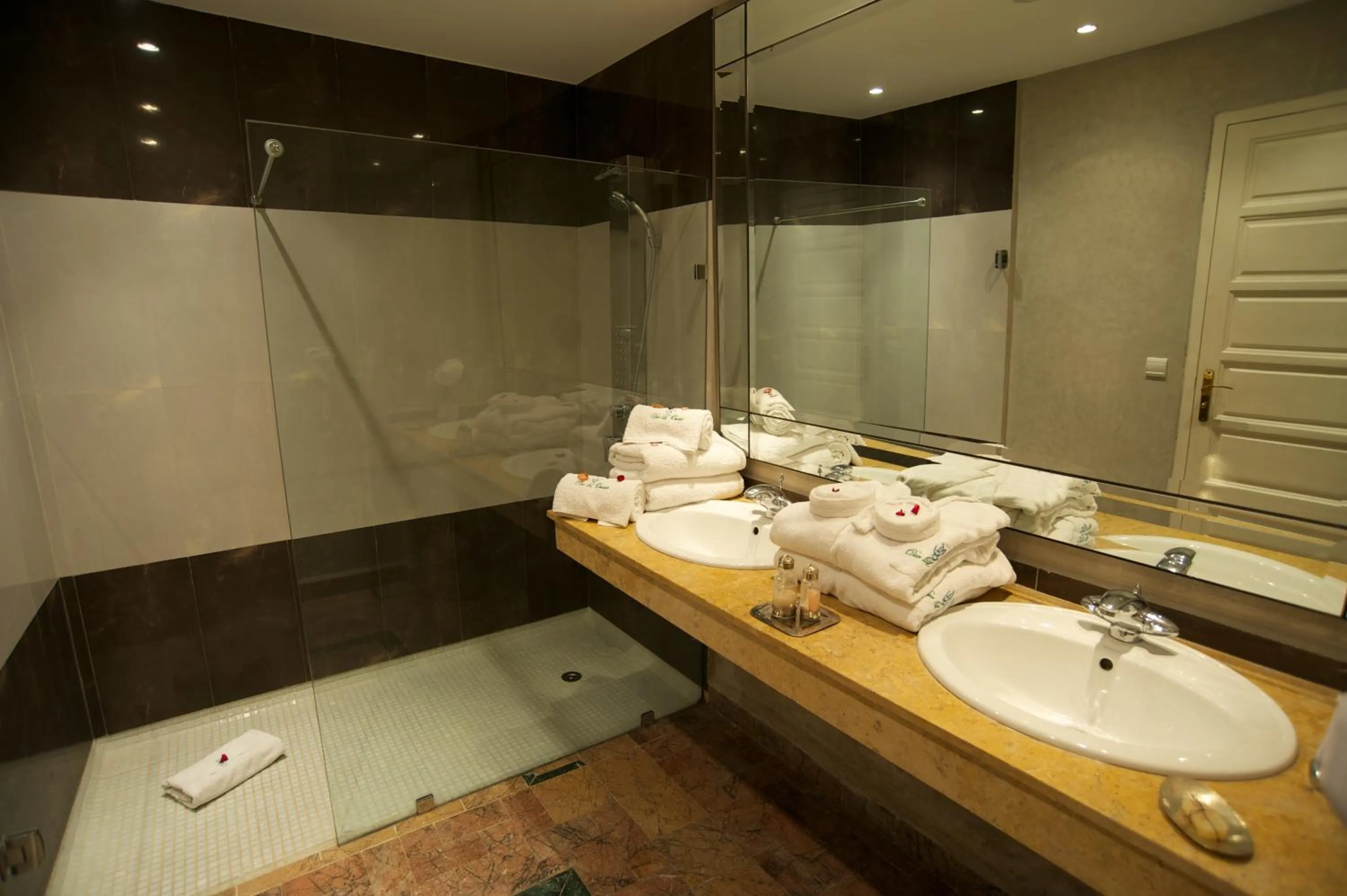 Shower in Riad Dar L'Oussia & SPA