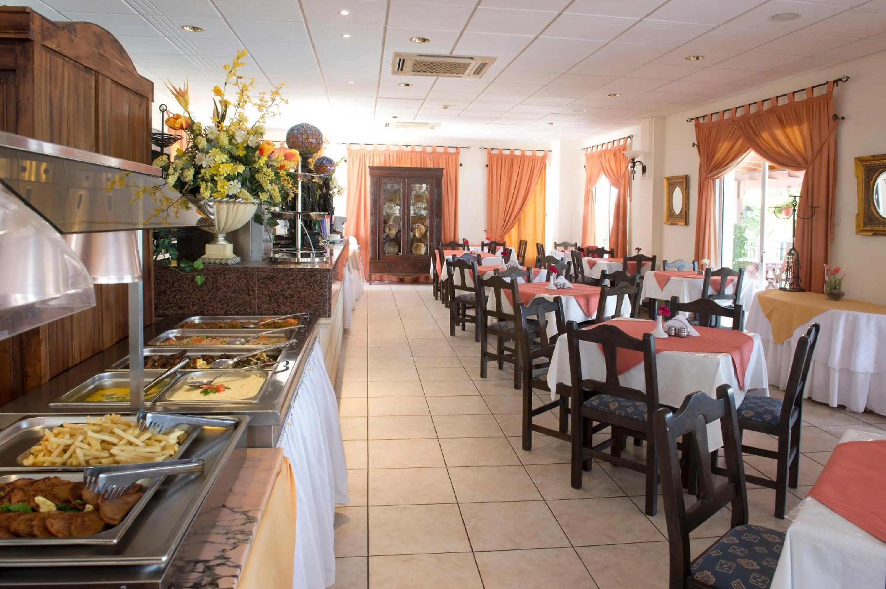 Restaurant/places to eat in Akamanthea Holiday Village