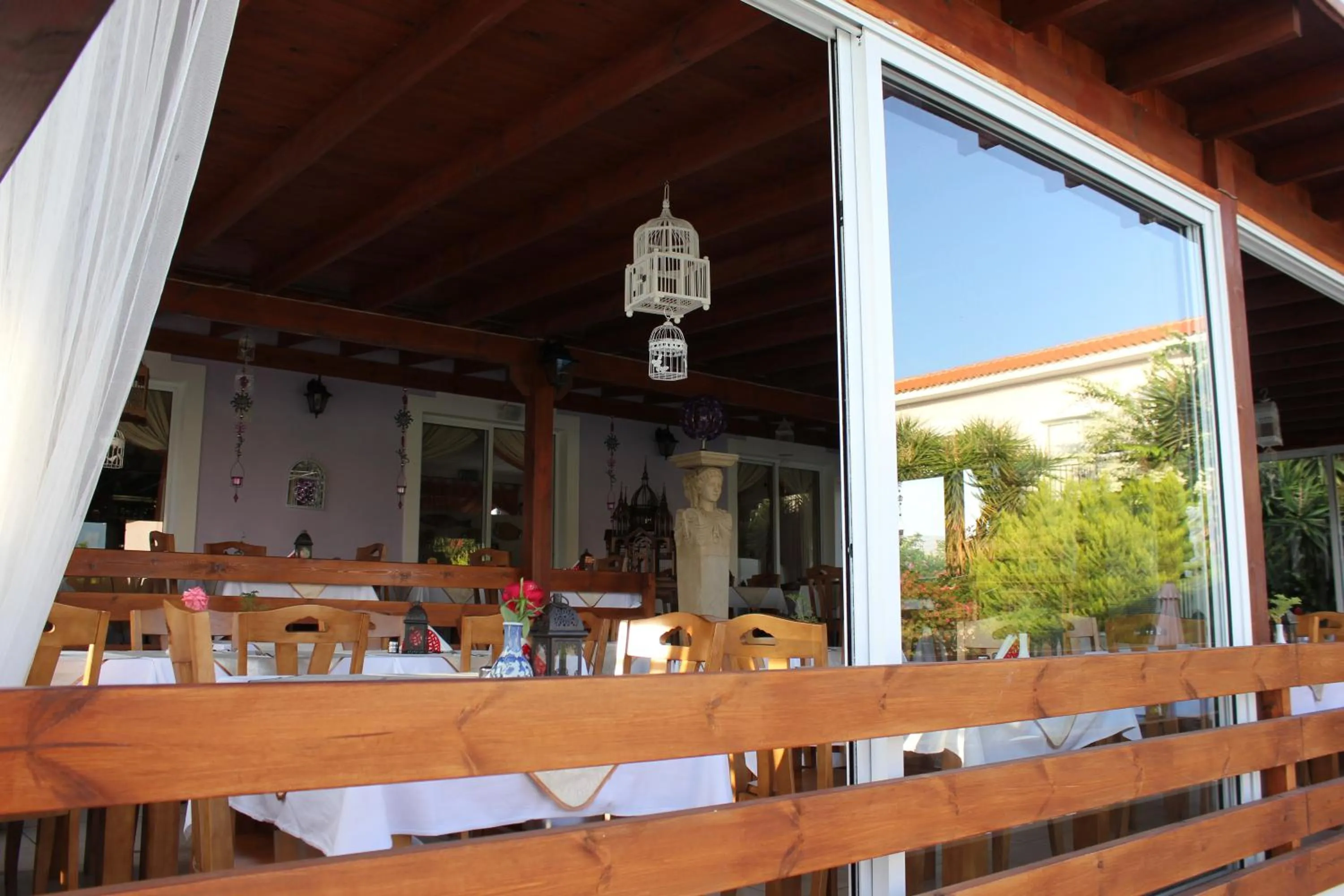 Restaurant/places to eat in Akamanthea Holiday Village