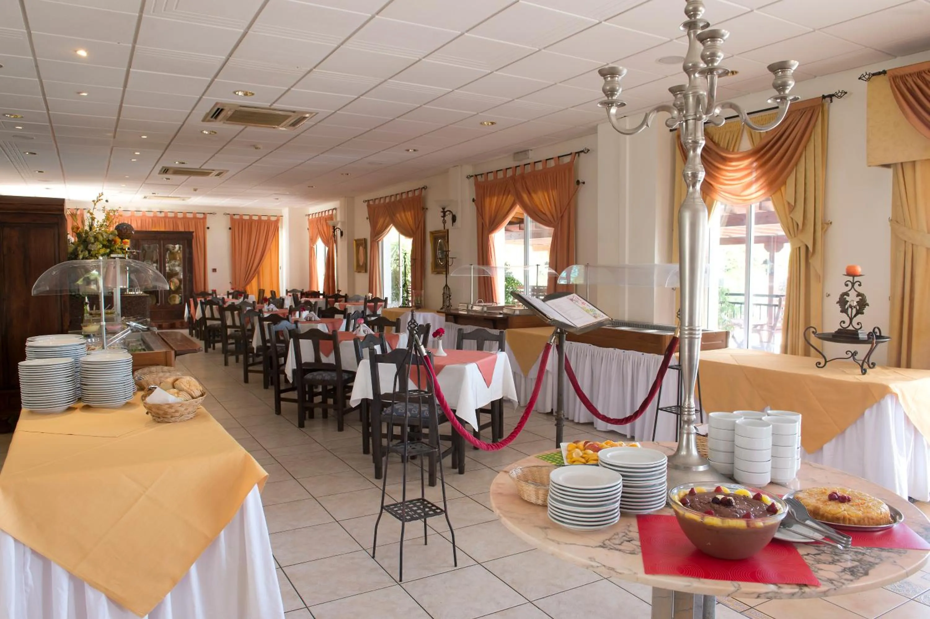 Restaurant/places to eat in Akamanthea Holiday Village