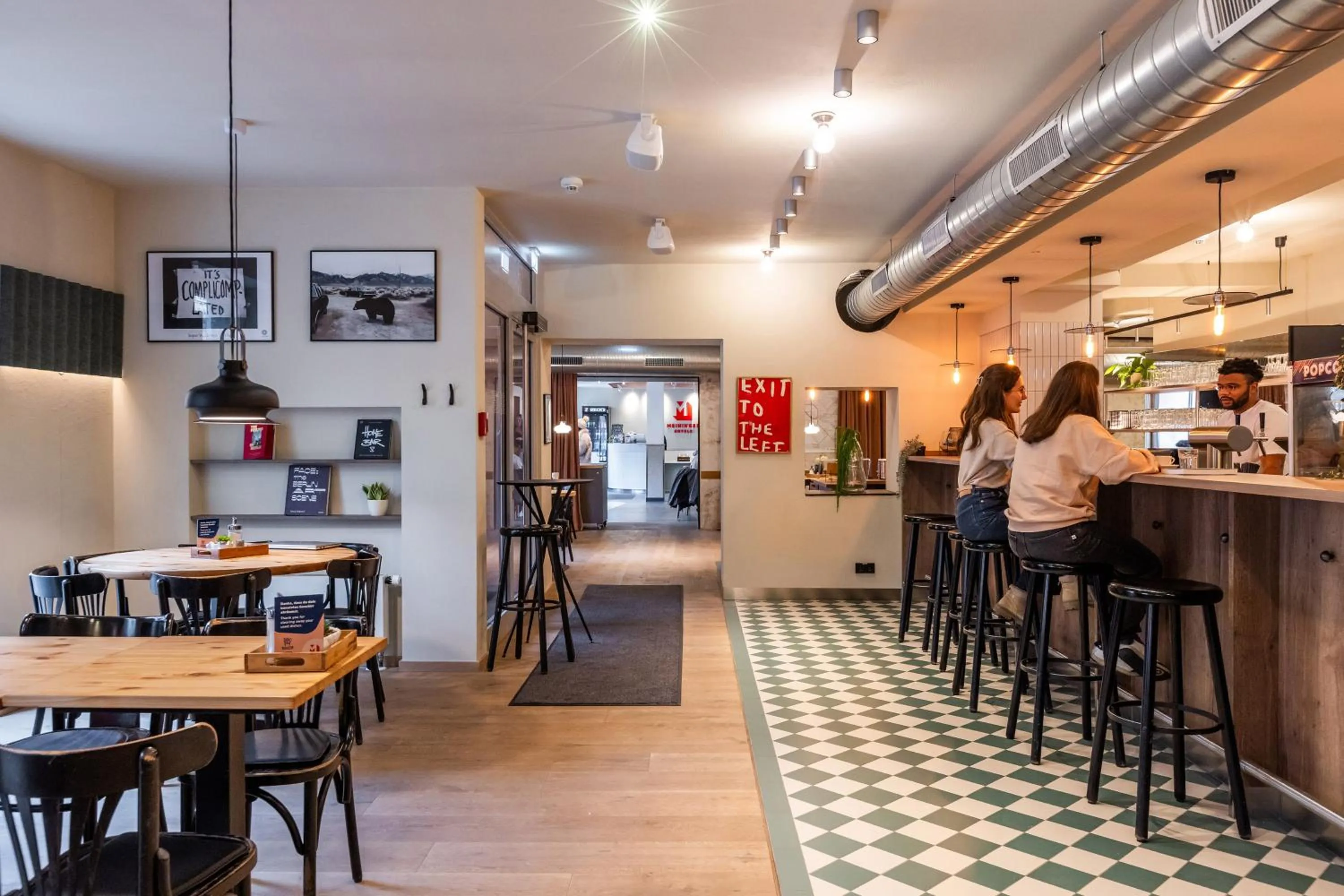 Lounge or bar in MEININGER Hotel Berlin Mitte