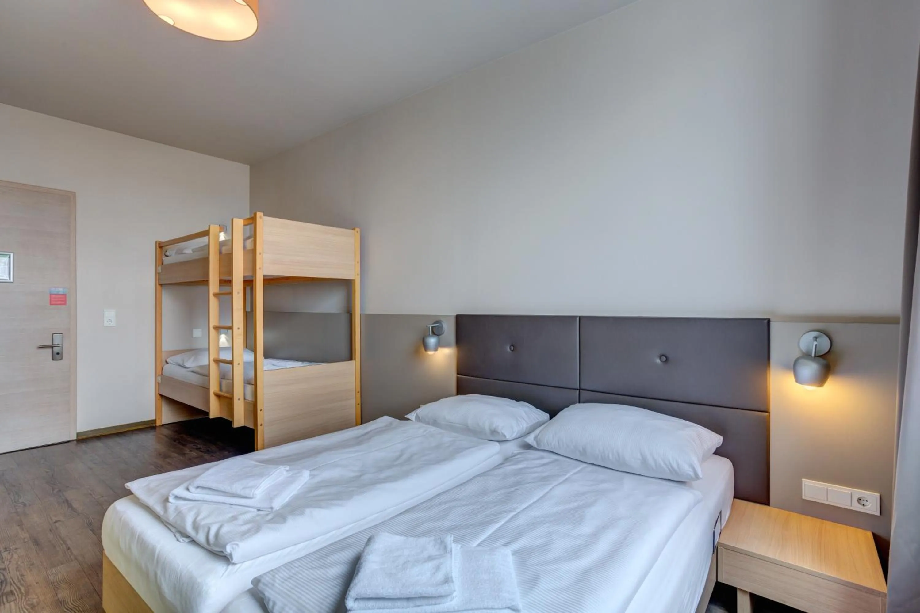 Bedroom, Bed in MEININGER Hotel Berlin Mitte